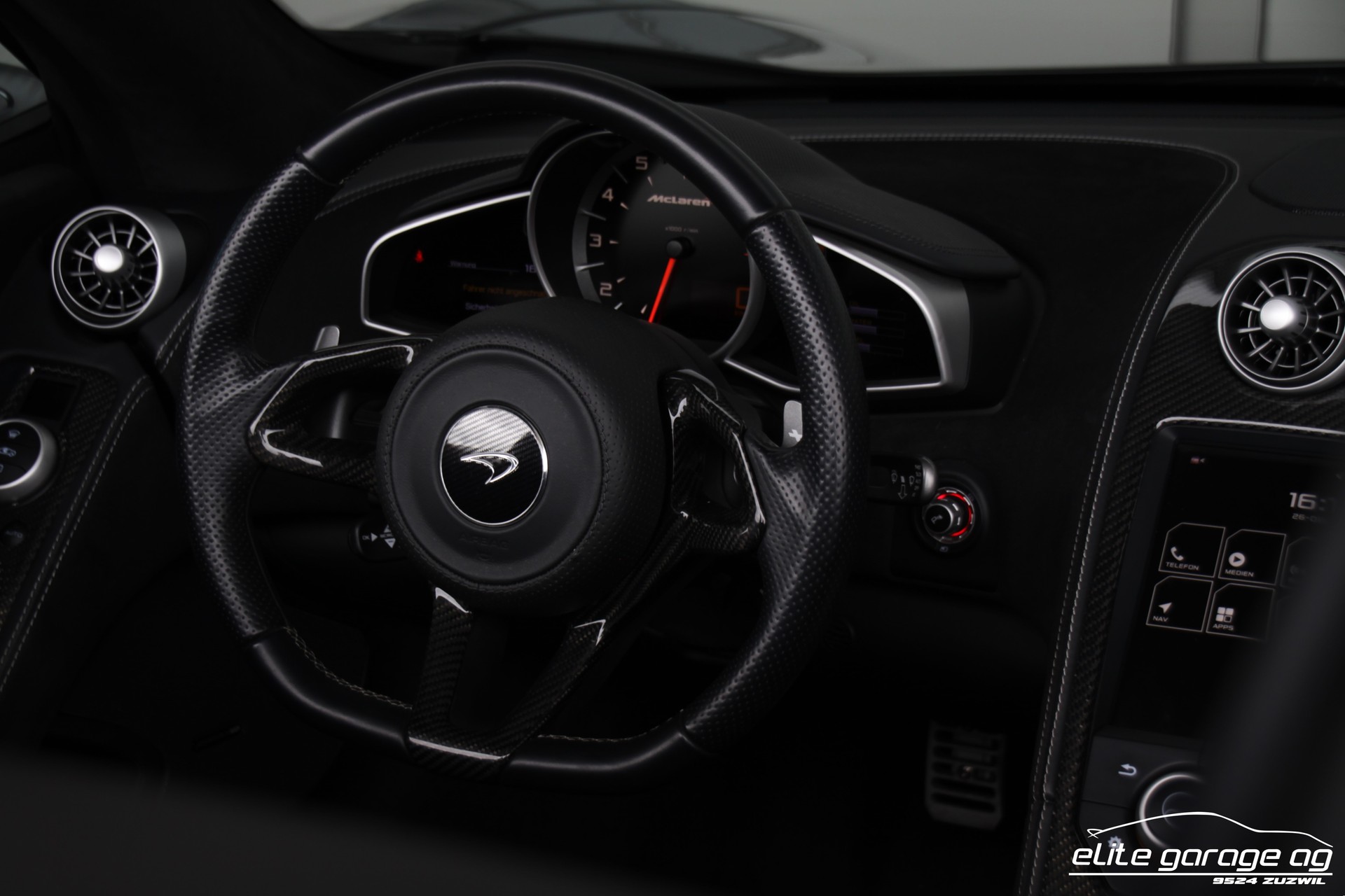 McLAREN 650S Spider 3.8 V8 SSG CARBON PACKAGE-image-14