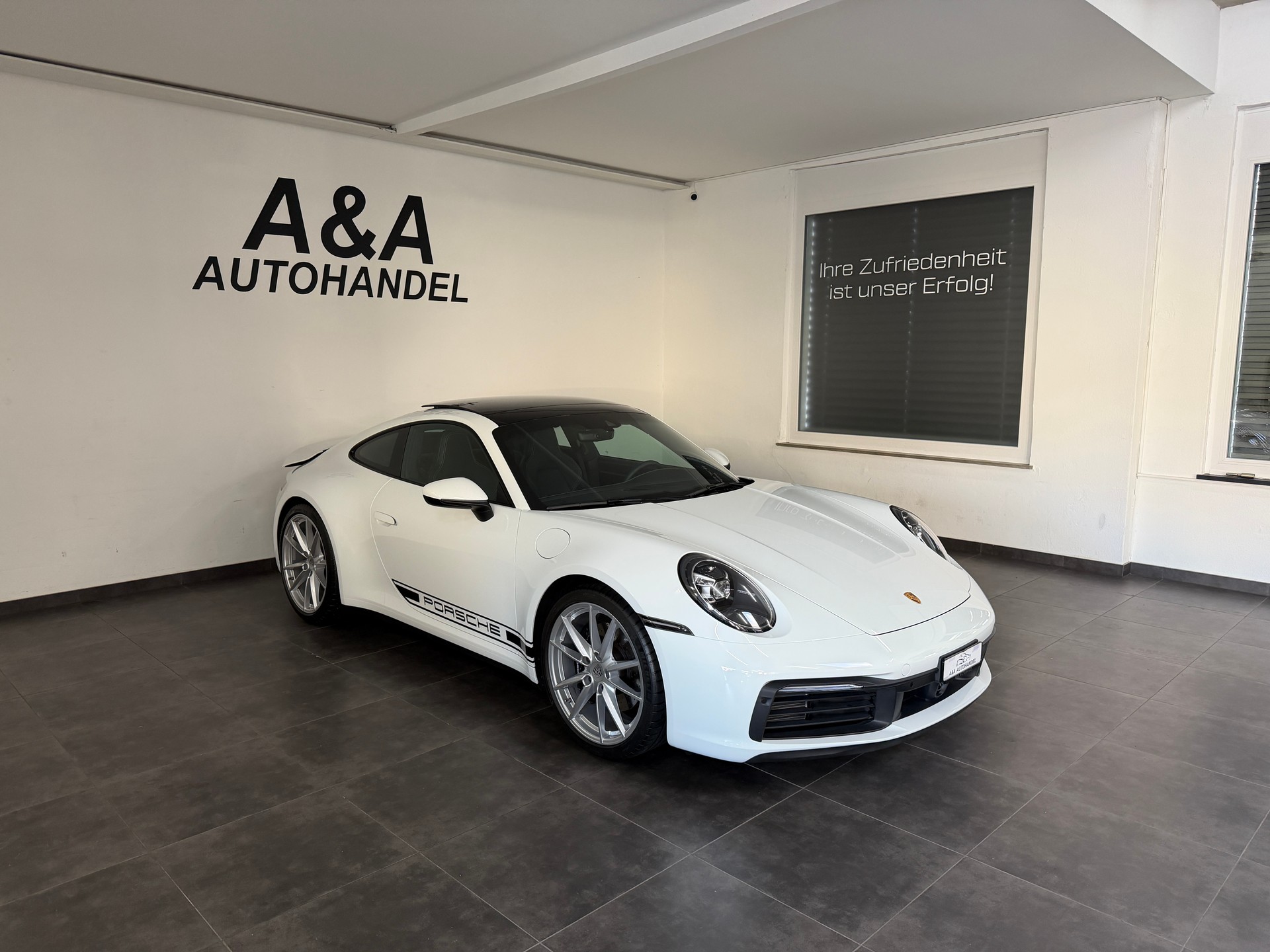 PORSCHE Carrera S