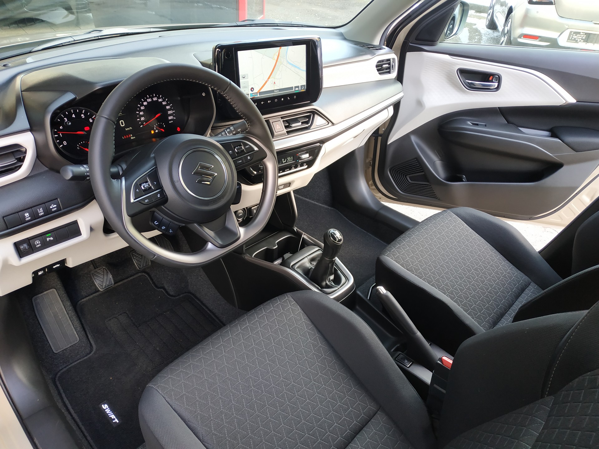 SUZUKI Swift 1.2 Compact Top Hybrid 4x4-image-8