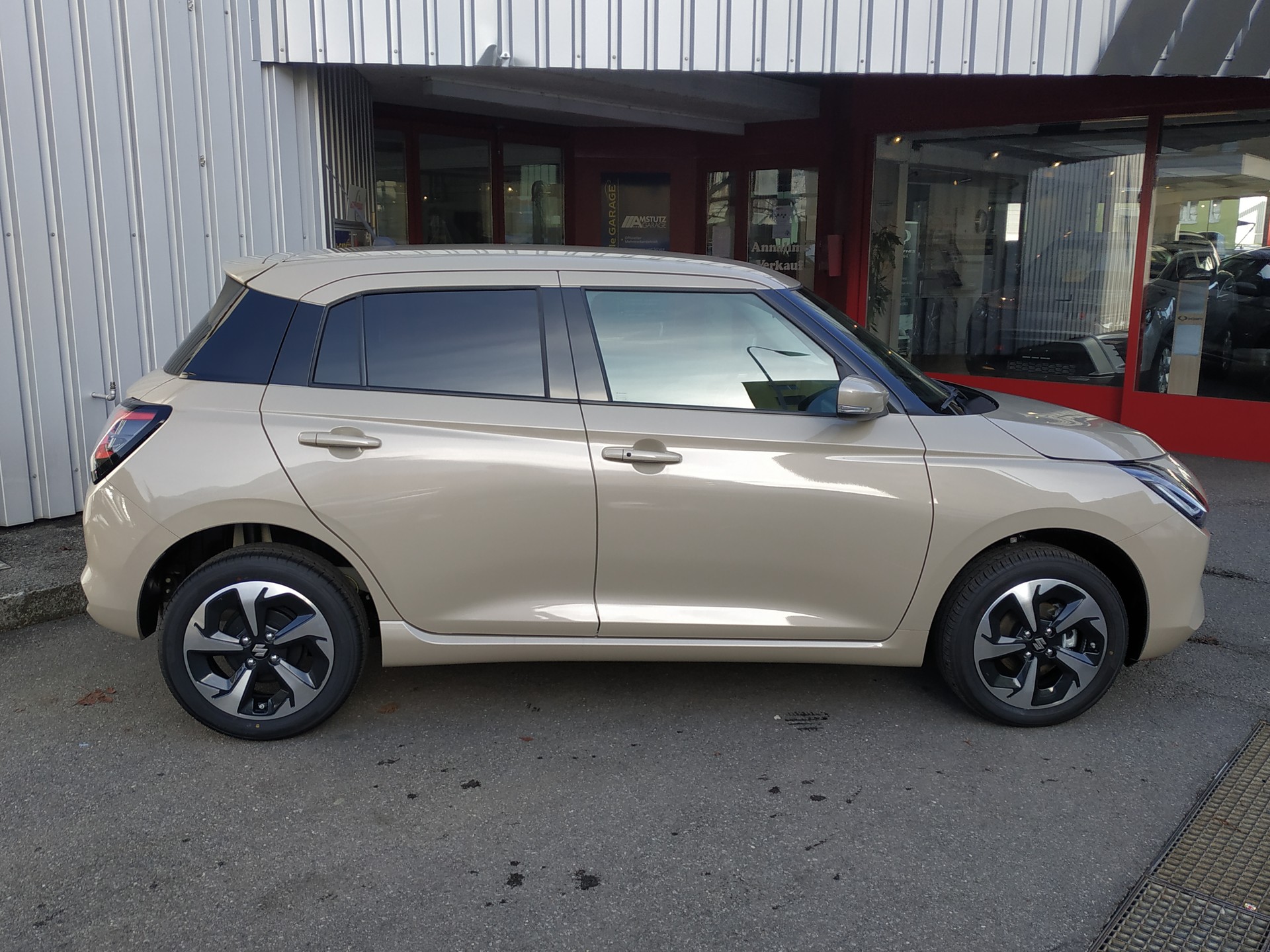 SUZUKI Swift 1.2 Compact Top Hybrid 4x4-image-6