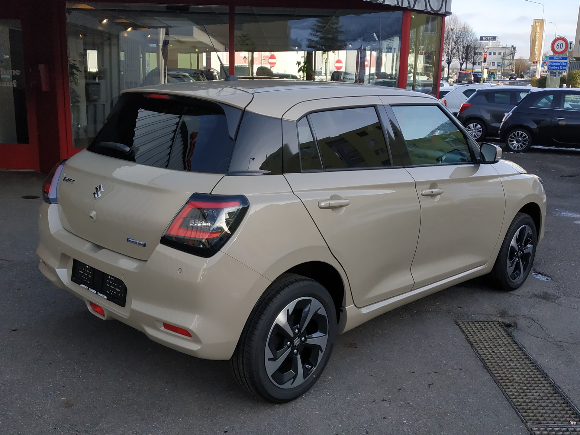 SUZUKI Swift 1.2 Compact Top Hybrid 4x4-showroom-element-3