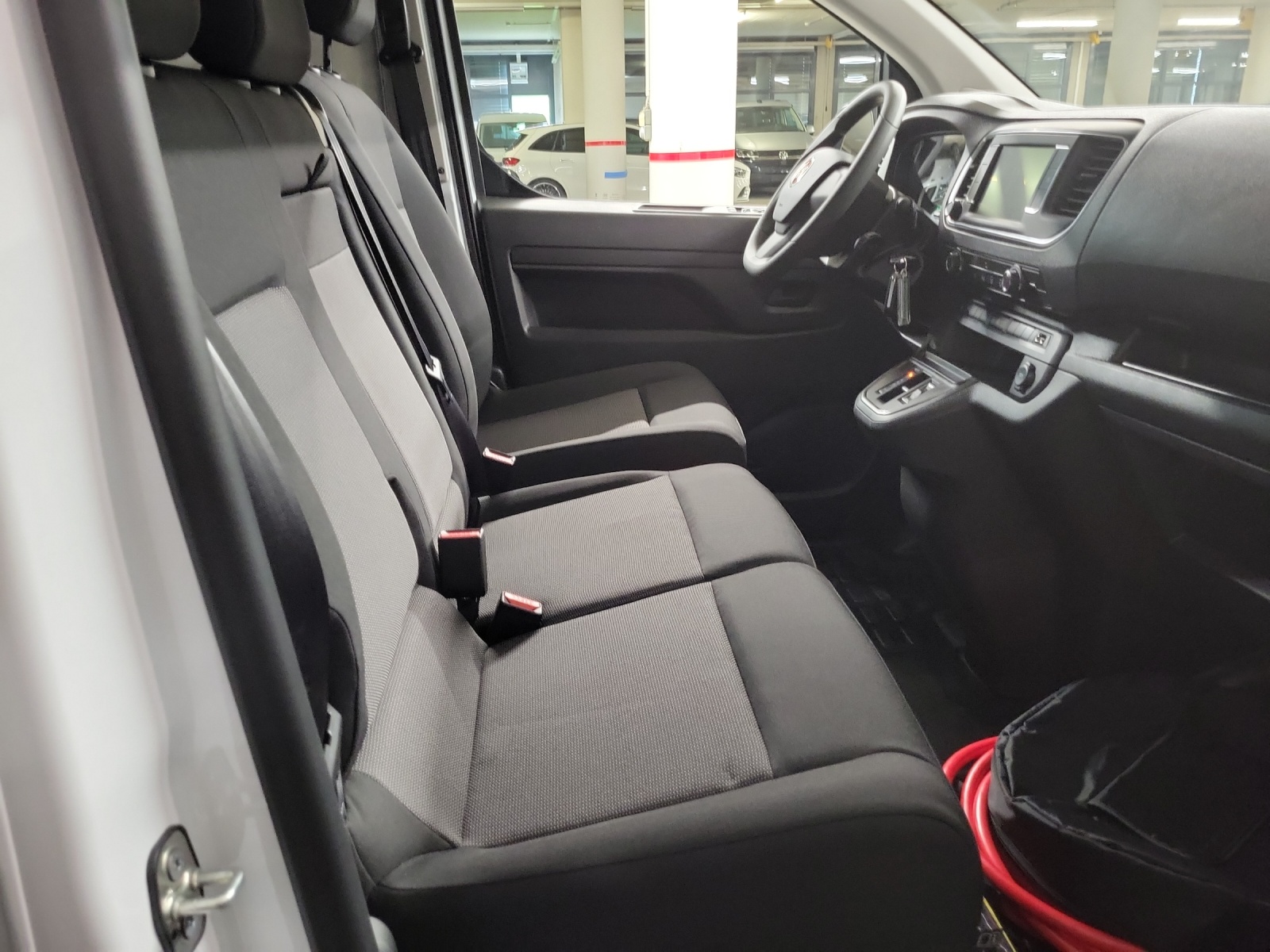 FIAT E-Scudo Kaw. L2 verglast 50 kWh Business Swiss Edition-image-9