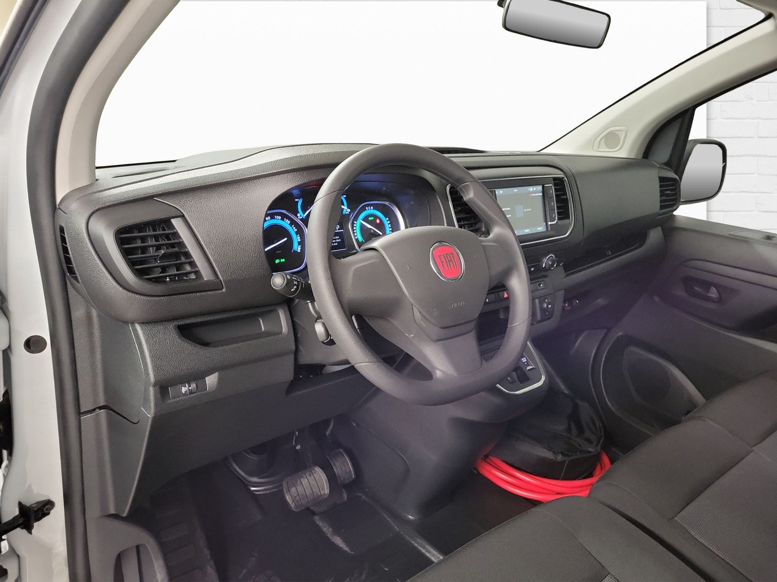 FIAT E-Scudo Kaw. L2 verglast 50 kWh Business Swiss Edition-image-7