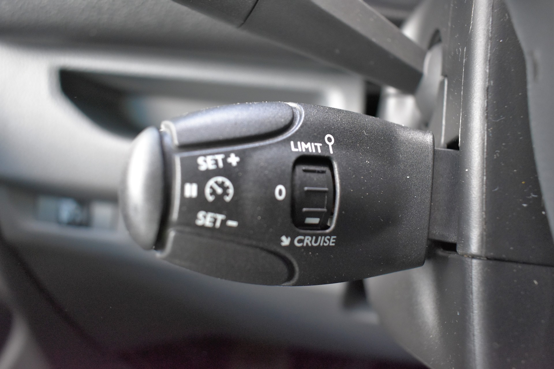 OPEL Vivaro Combi 1.5 CDTI Essentia s/s M-image-11