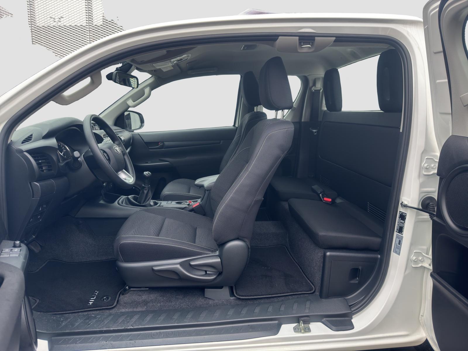 TOYOTA Hilux Extra Cab.-Pick-up 2.8 D-4D 204 Comfort-image-14