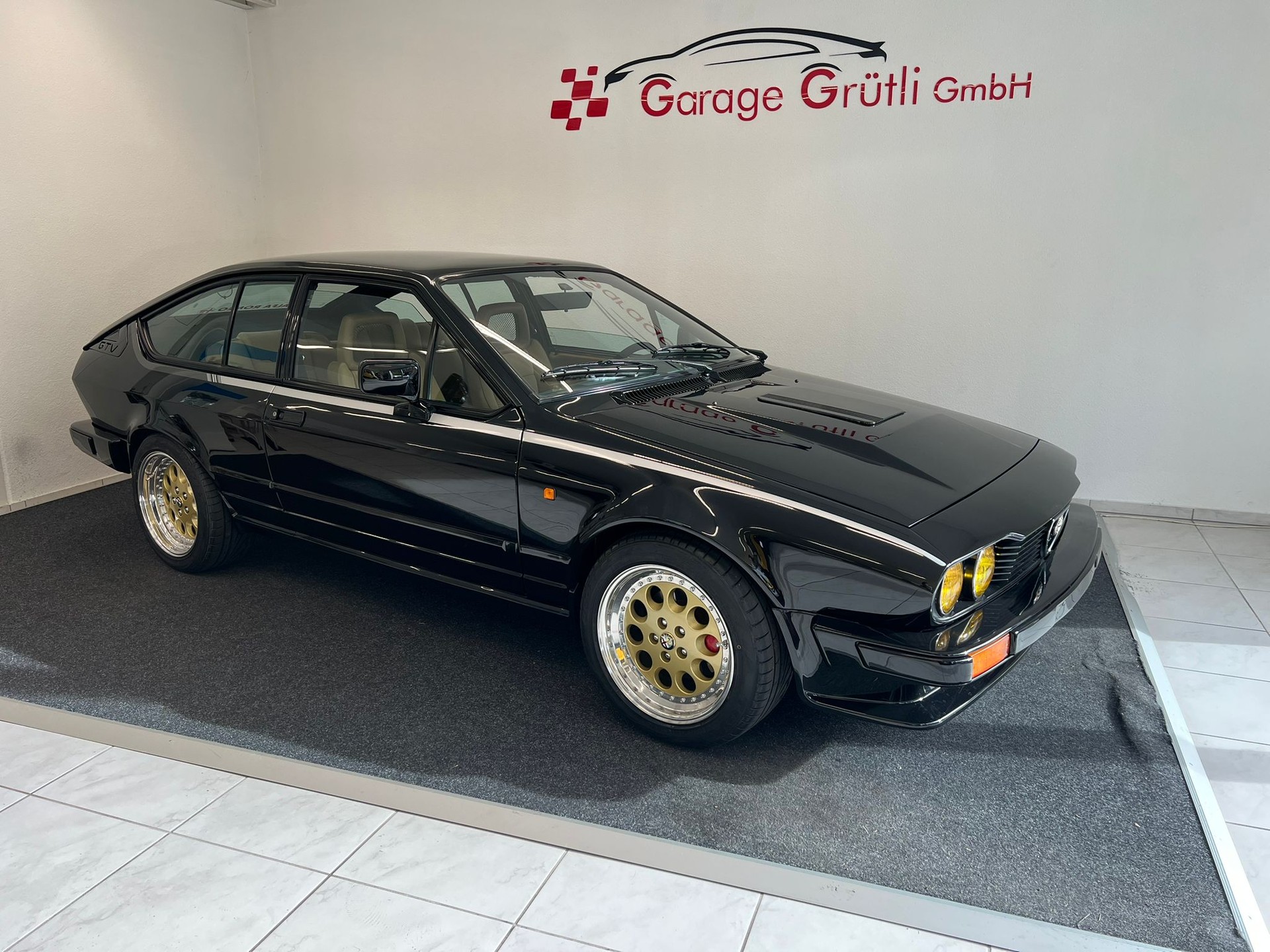 ALFA ROMEO GTV 6 2.5-showroom-element-1