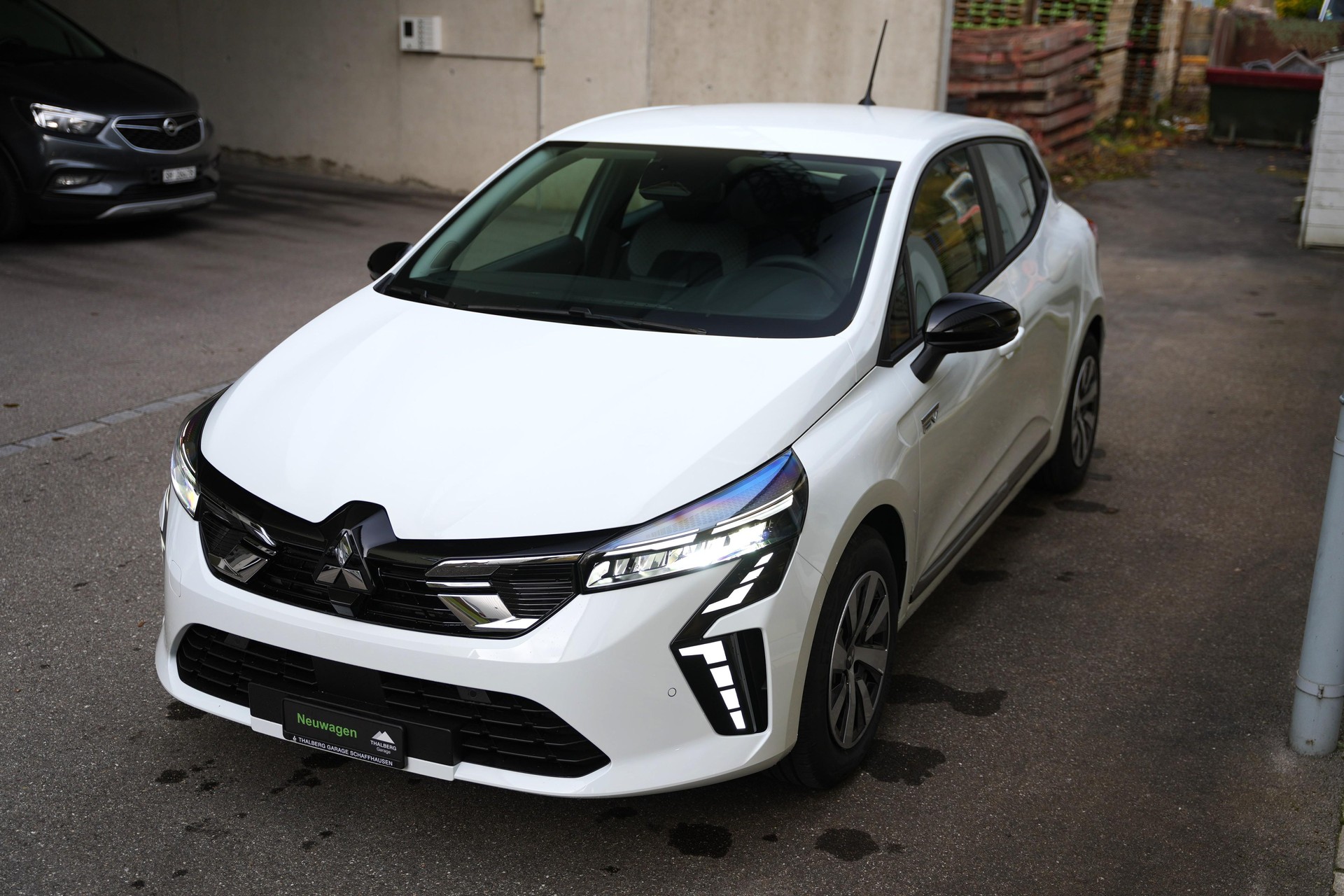 MITSUBISHI Colt 1.6 HEV Invite-image-1