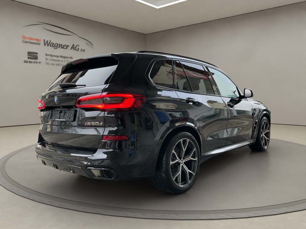 BMW X5 M50d xDrive-showroom-element-3