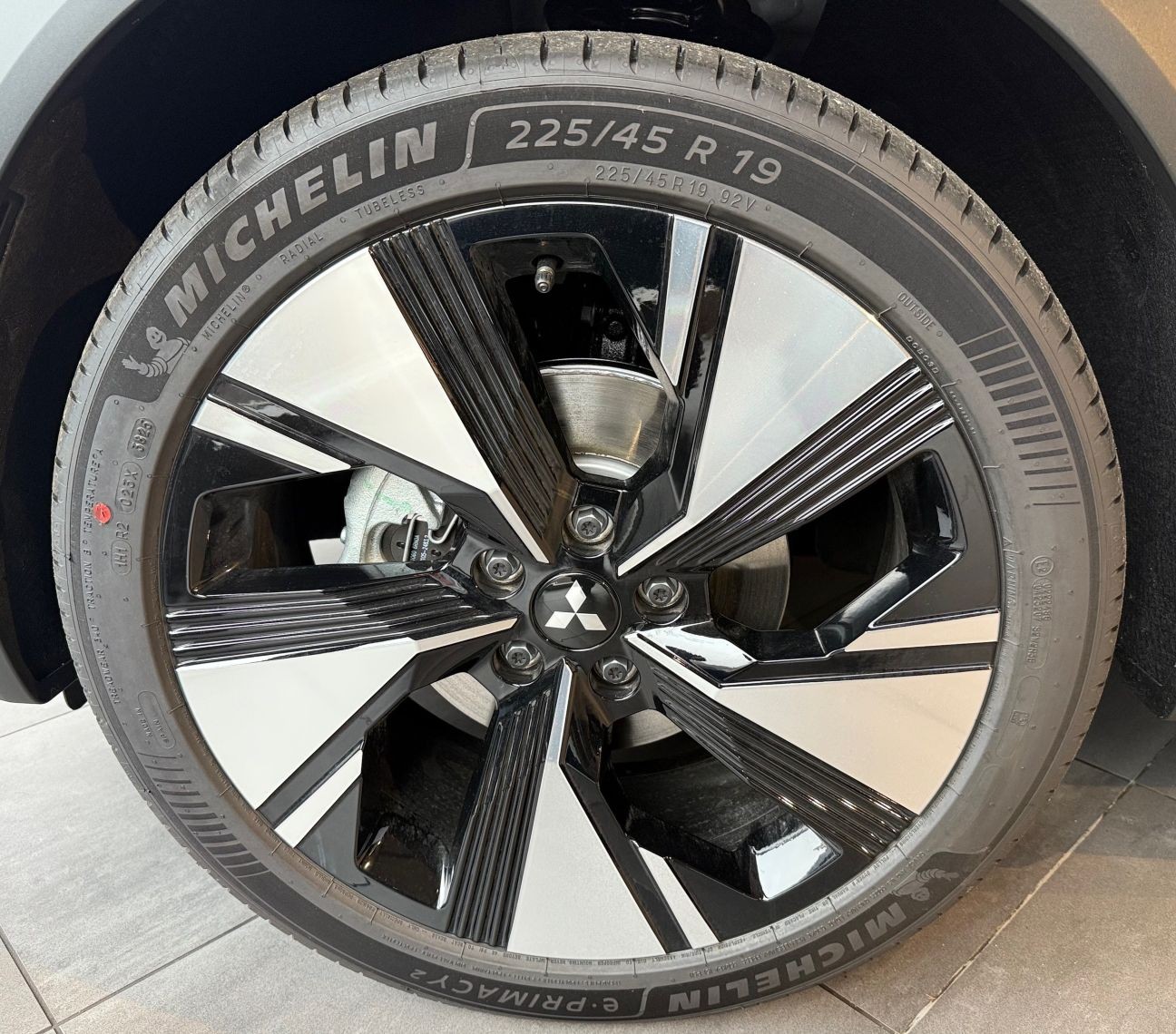 MITSUBISHI Grandis 1.8 HEV Instyle-image-5