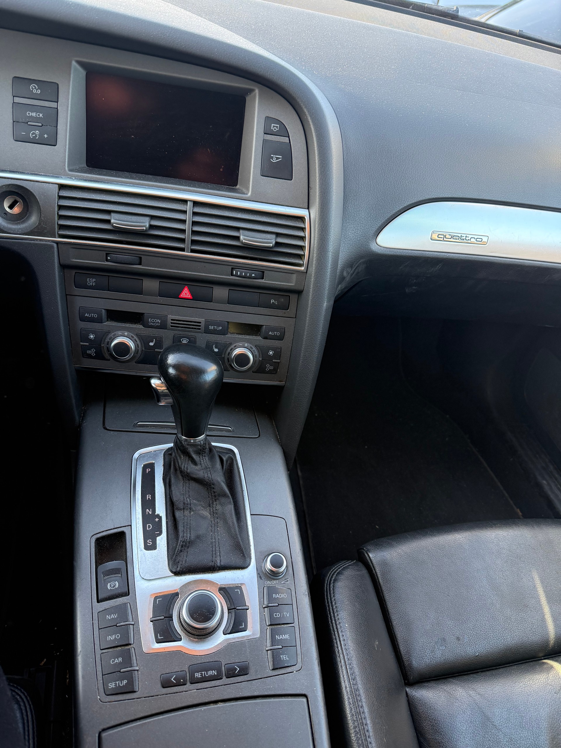 AUDI A6 Avant 3.2 V6 FSI quattro-image-6