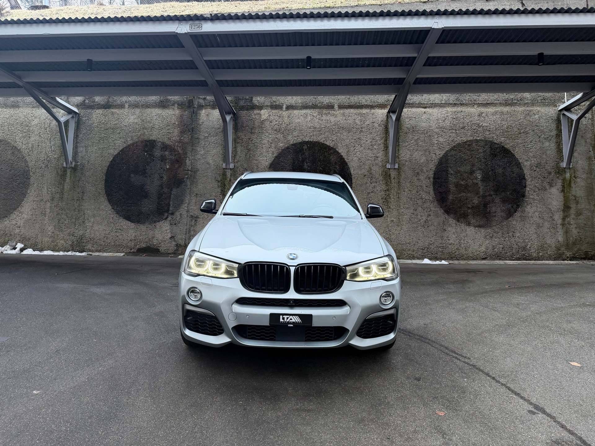 BMW X4 M 40i Steptronic-showroom-element-1