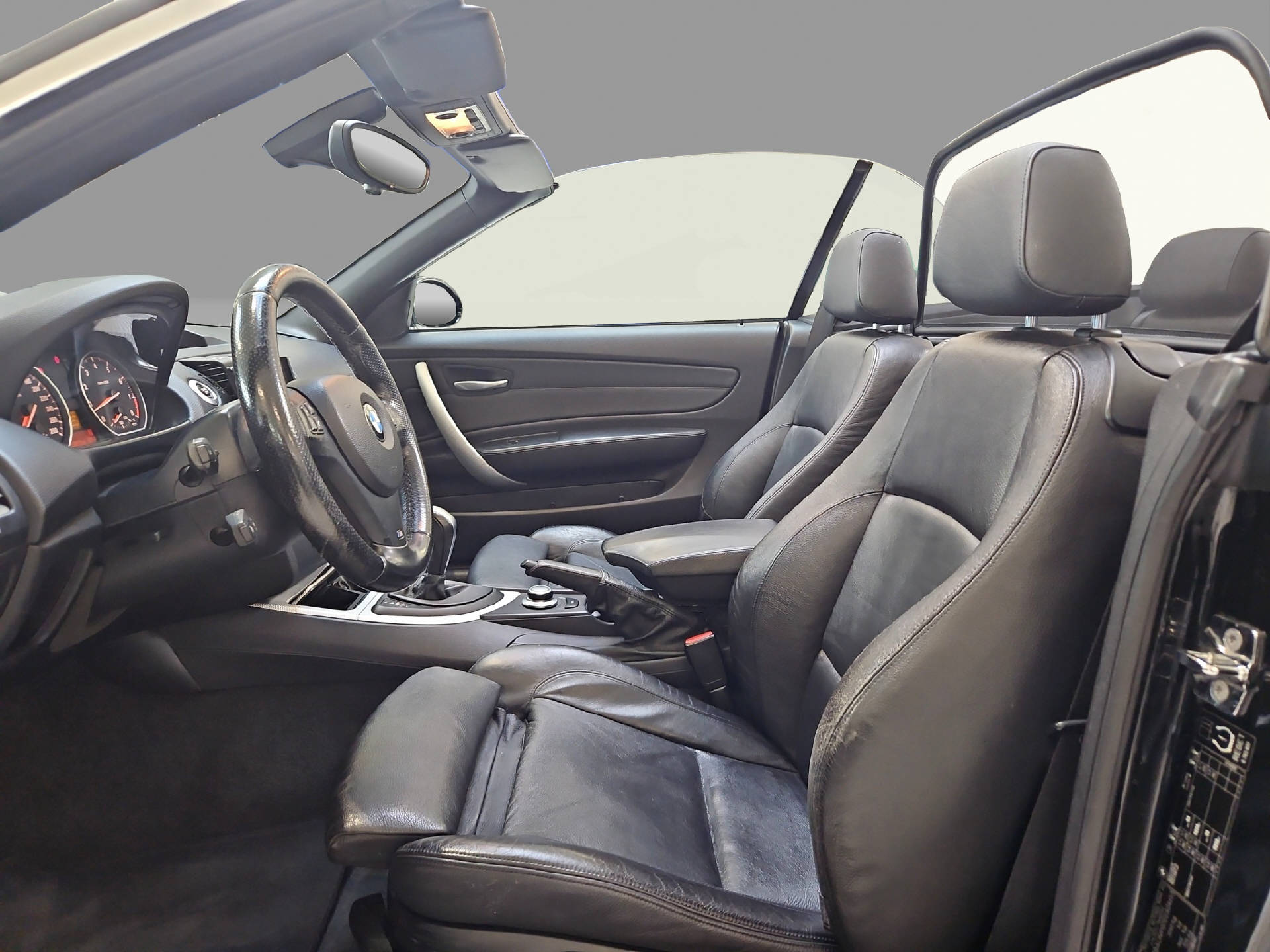 BMW 135i Cabrio DSG-image-5