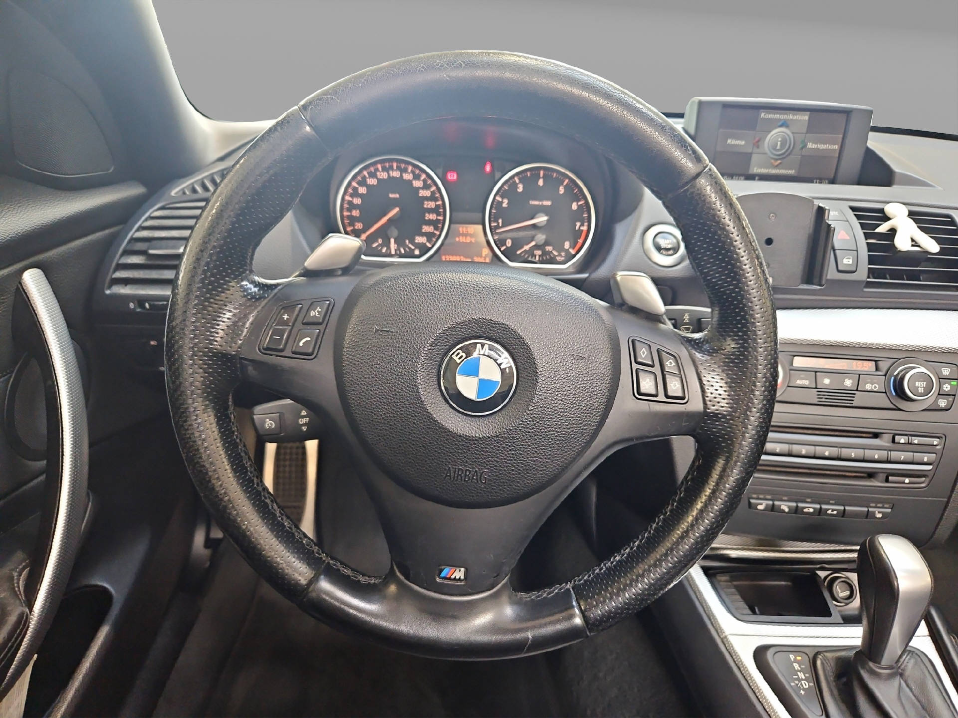 BMW 135i Cabrio DSG-image-7