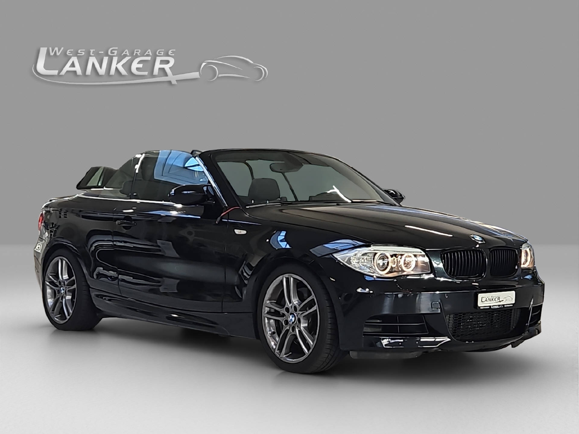 BMW 135i Cabrio DSG-showroom-element-1