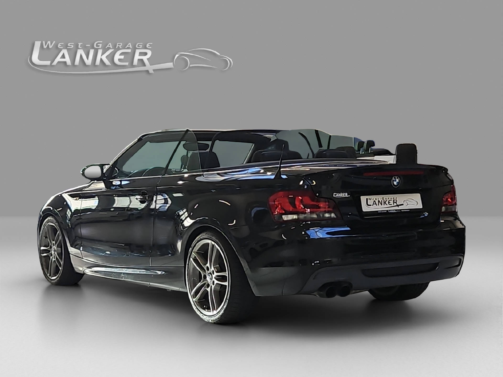 BMW 135i Cabrio DSG-showroom-element-3