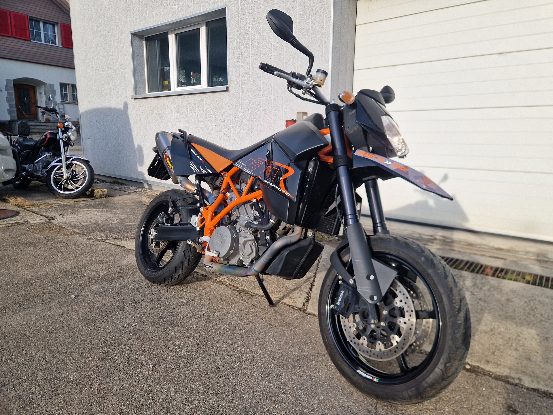 KTM 950 Supermoto R-showroom-element-2