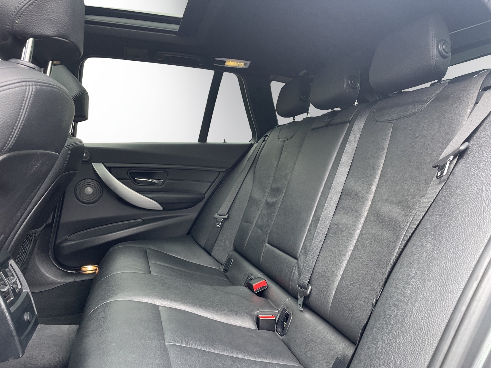 BMW 335d xDrive Touring Steptronic-image-13