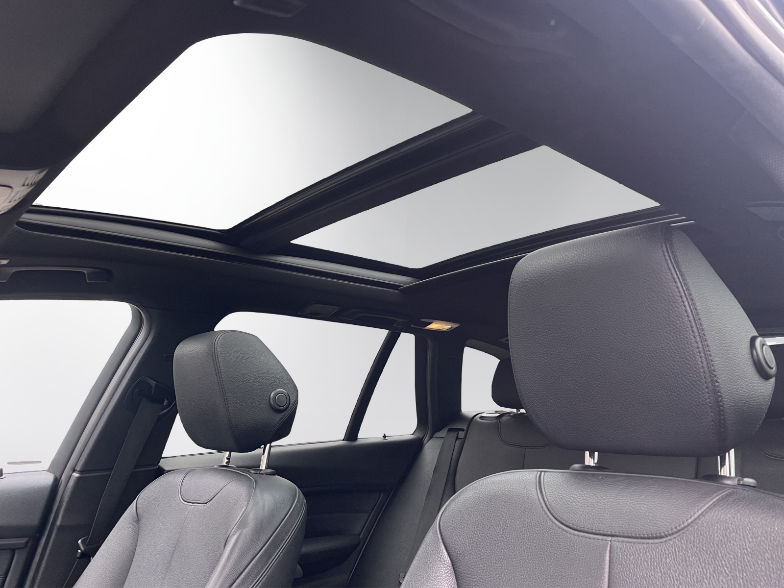 BMW 335d xDrive Touring Steptronic-image-14