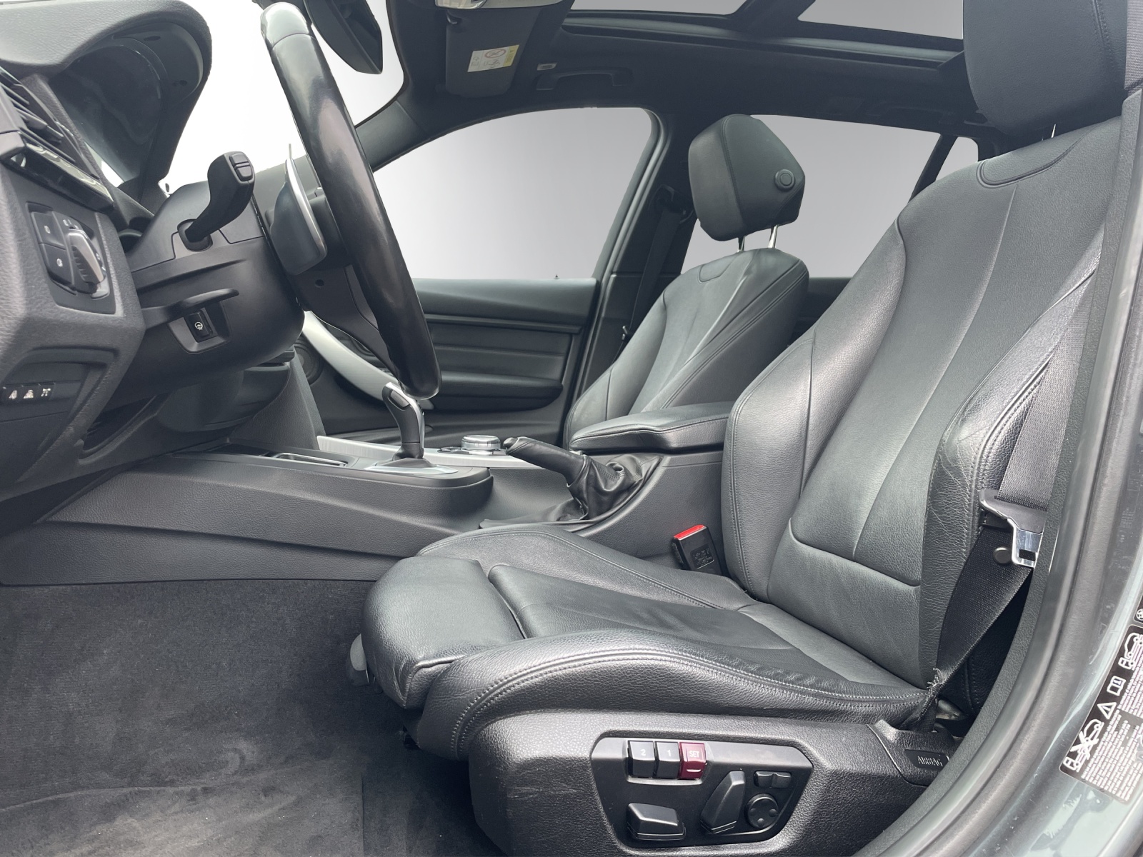 BMW 335d xDrive Touring Steptronic-image-9