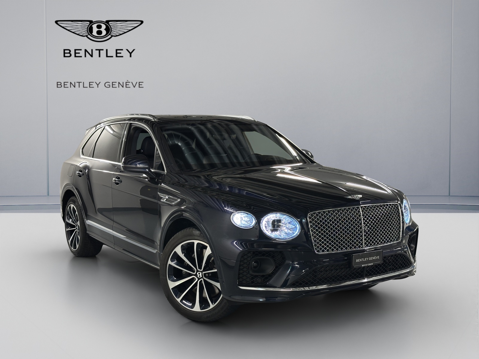 BENTLEY Bentayga V8-showroom-element-2