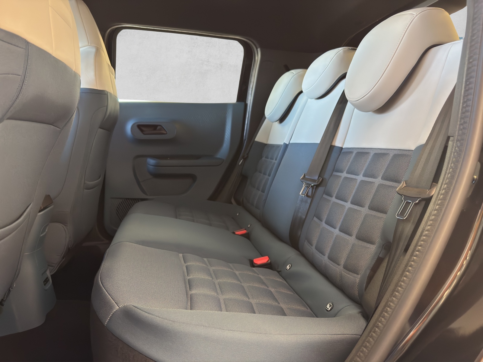 FIAT Grande Panda 1.2 Hybrid La Prima-image-9