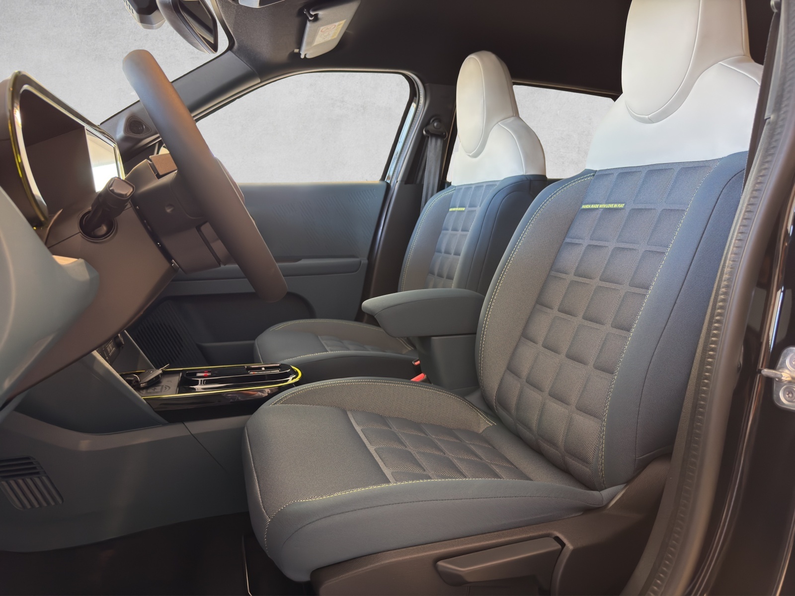 FIAT Grande Panda 1.2 Hybrid La Prima-image-7