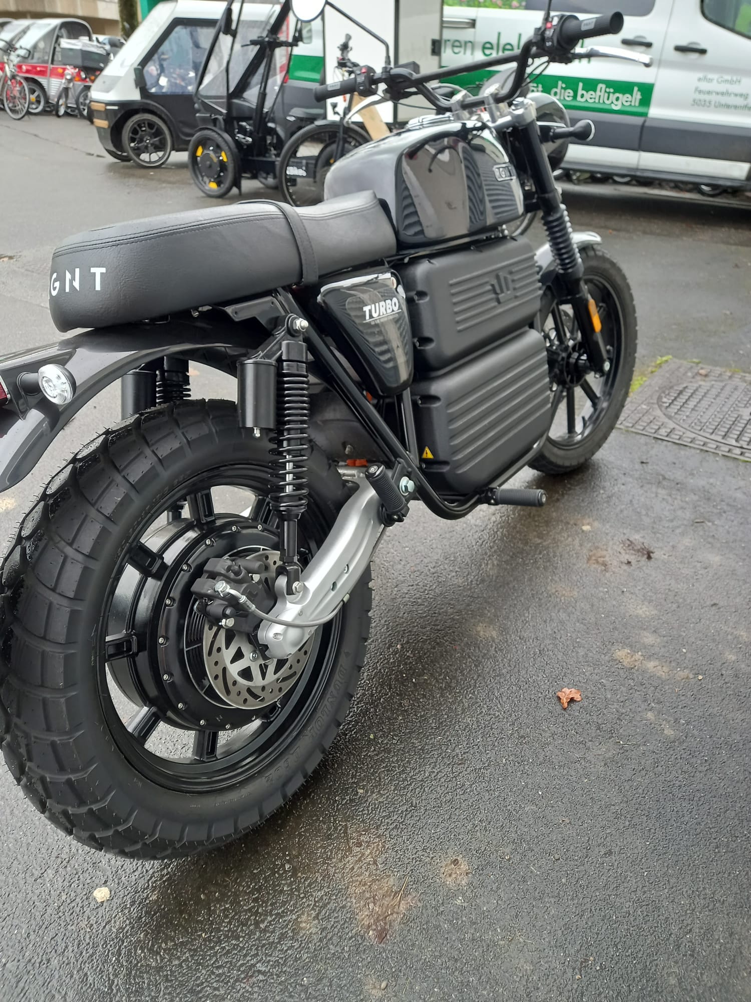 RGNT Turbo Thunder Black 7.2 kWh 4s 0-100-image-1