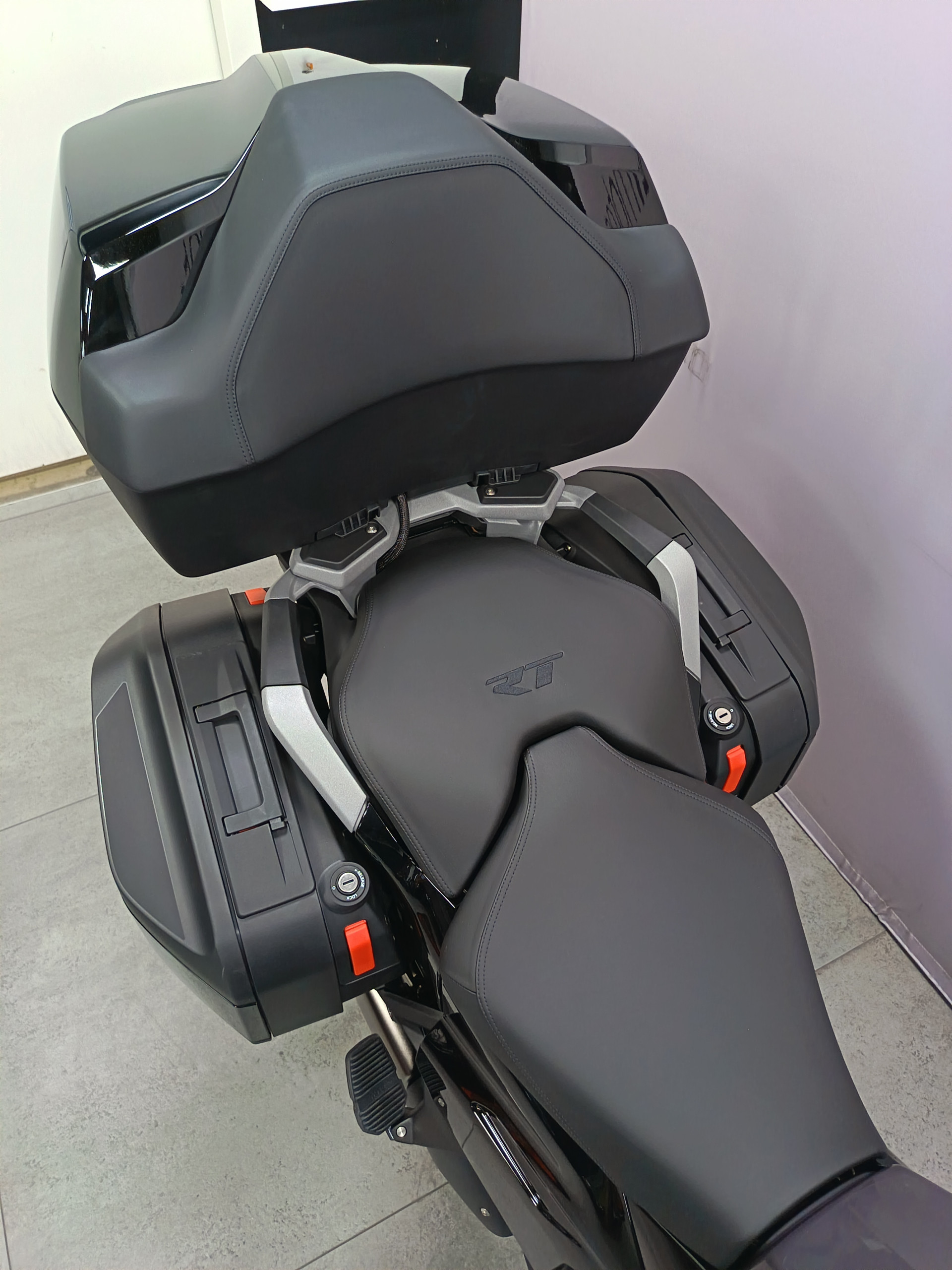 BMW R 1300 RT Triple Black *** Leasing 3.9% ***Boite ASA***-image-5