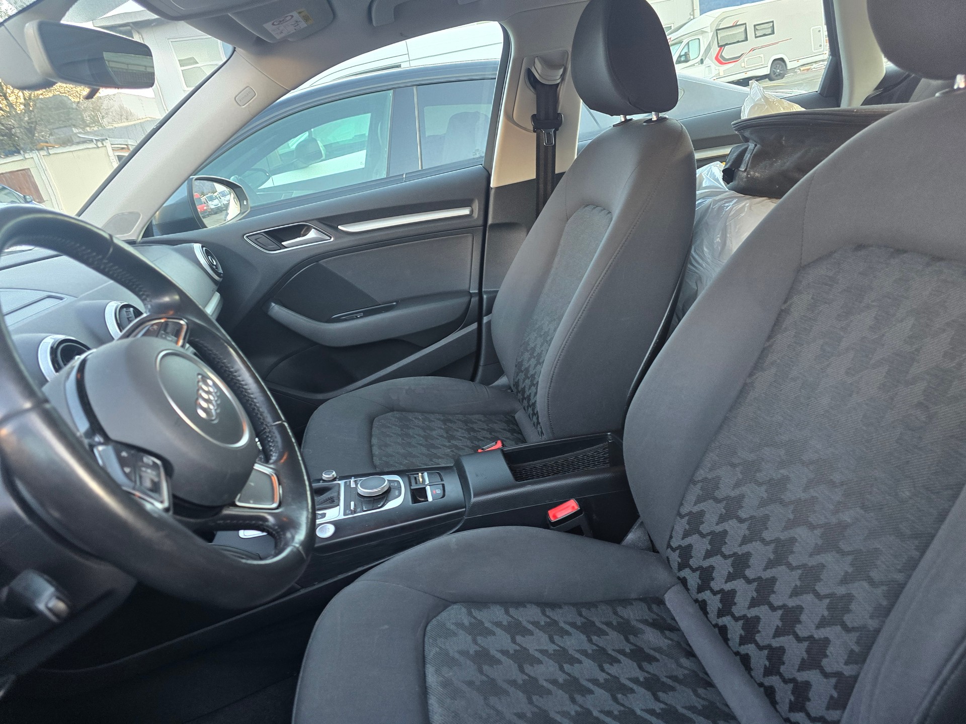 AUDI A3 Sportback 1.4 e-tron Ambition S-tronic-image-9