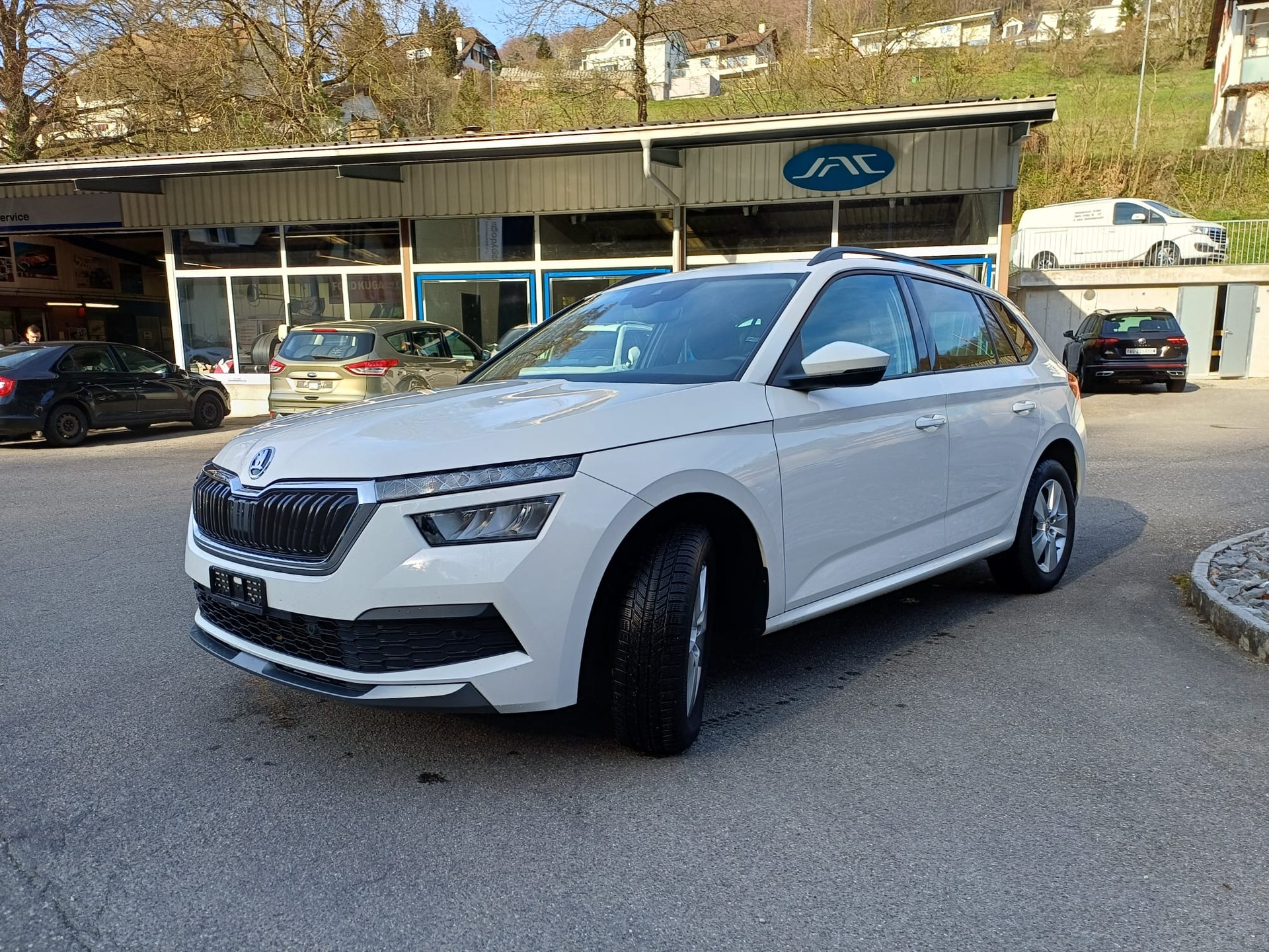 SKODA Kamiq 1.0 TSI Drive 125-showroom-element-3