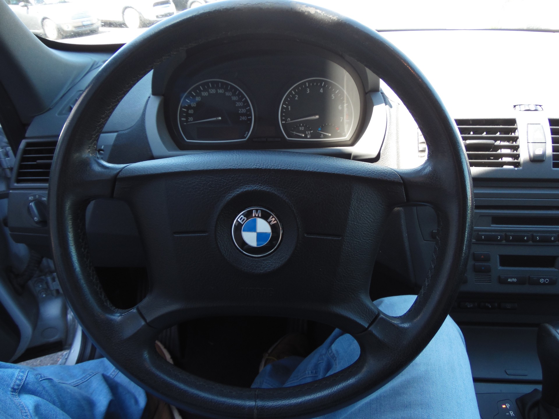 BMW X3 3.0i-image-10
