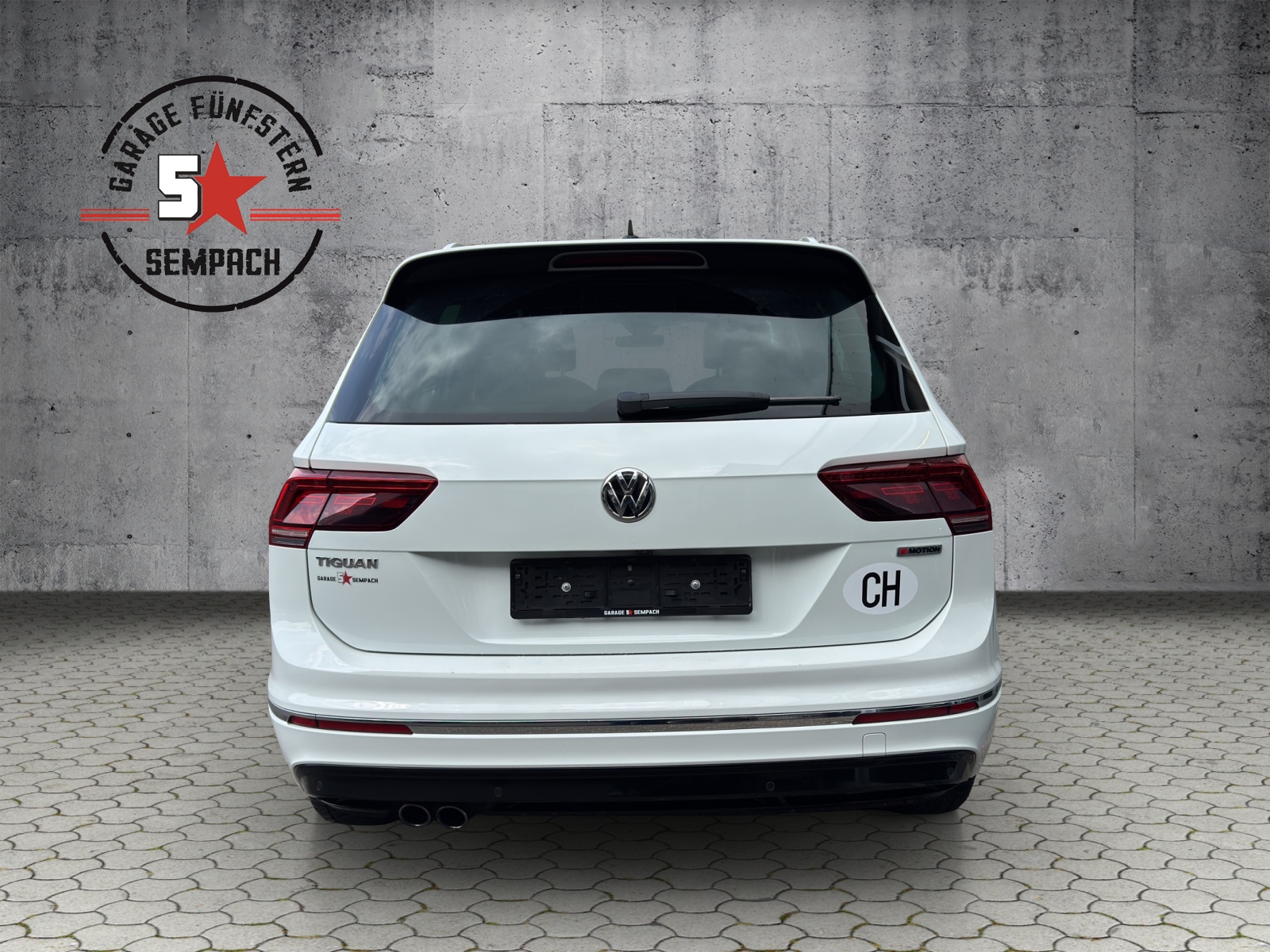 VW Tiguan 2.0TSI Highline 4Motion DSG-showroom-element-3