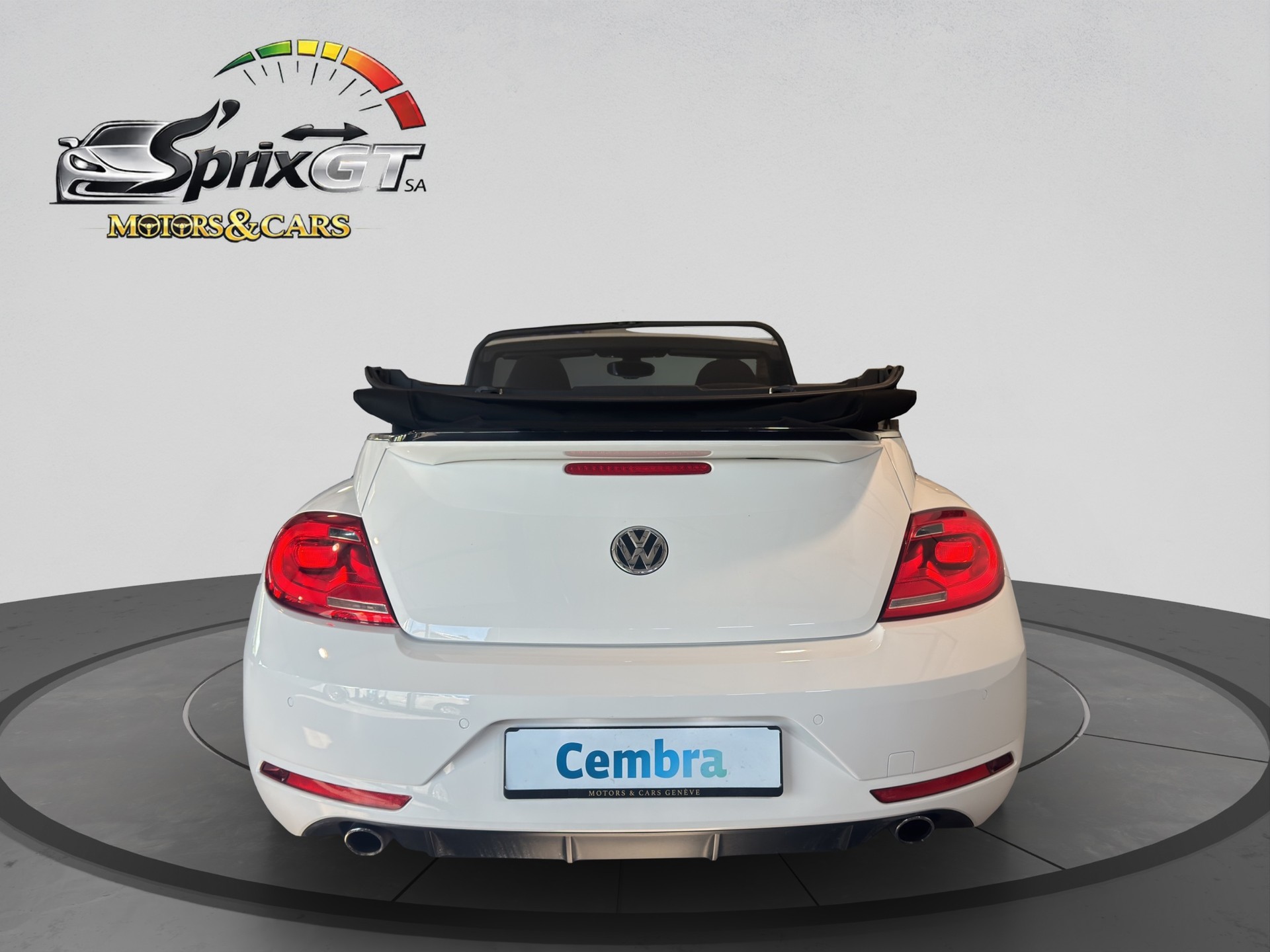 VW Beetle Cabrio 2.0 TSI Sport-showroom-element-3