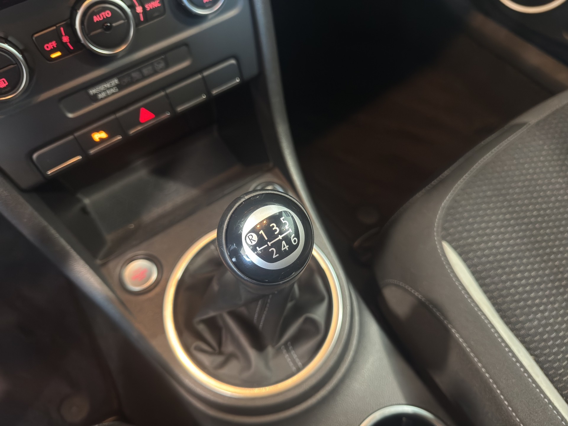 VW Beetle Cabrio 2.0 TSI Sport-image-13