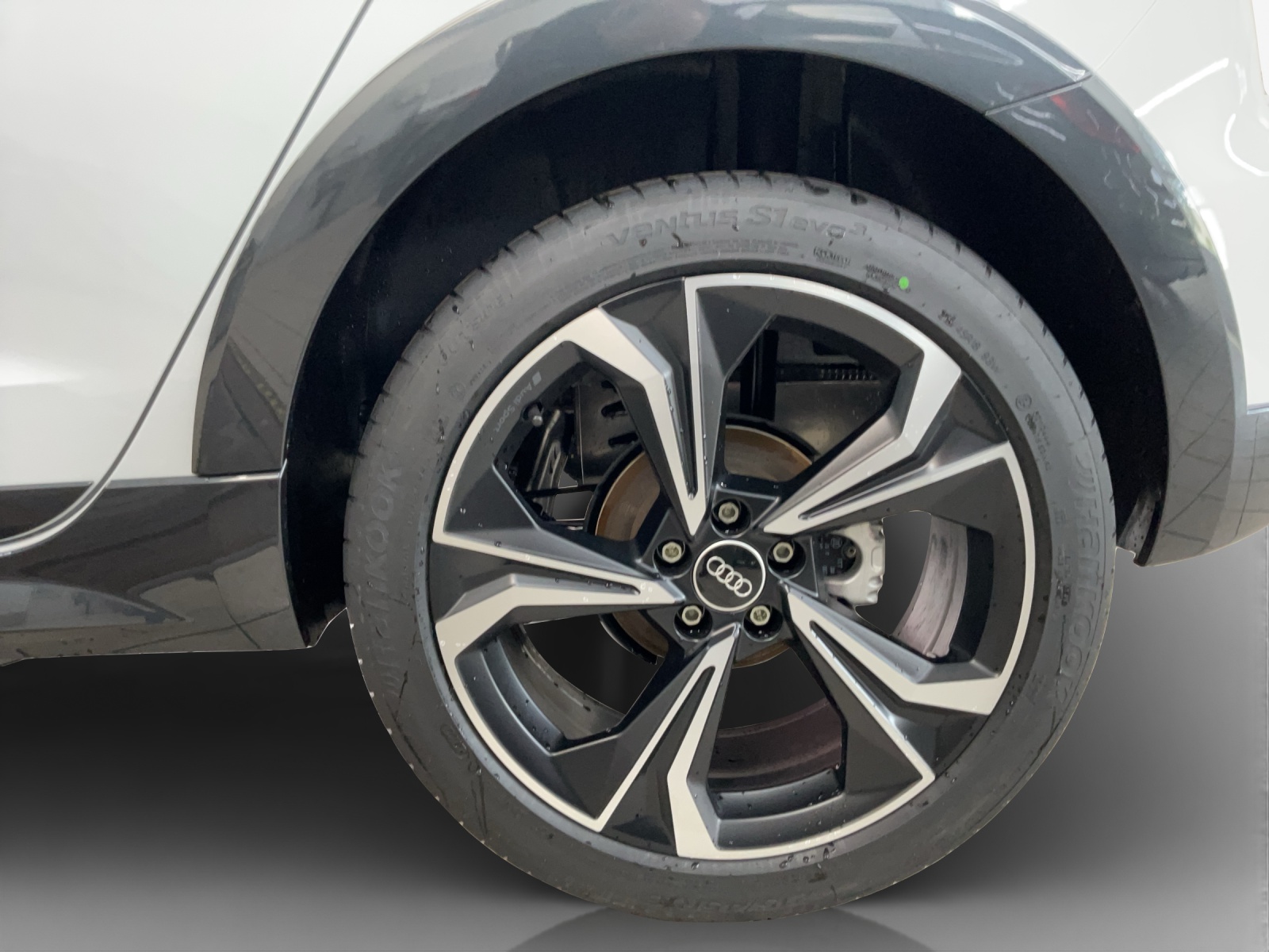 AUDI A1 allstreet 30 TFSI Attraction S-tronic-image-13