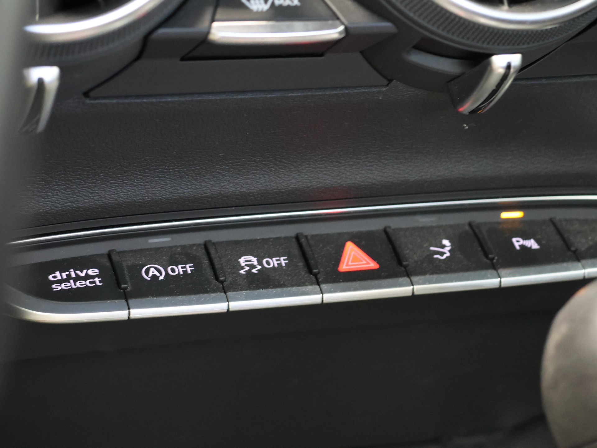 AUDI TT Coupé 2.0 TFSI quattro S-tronic *ALL BLACK*B&O*-image-23