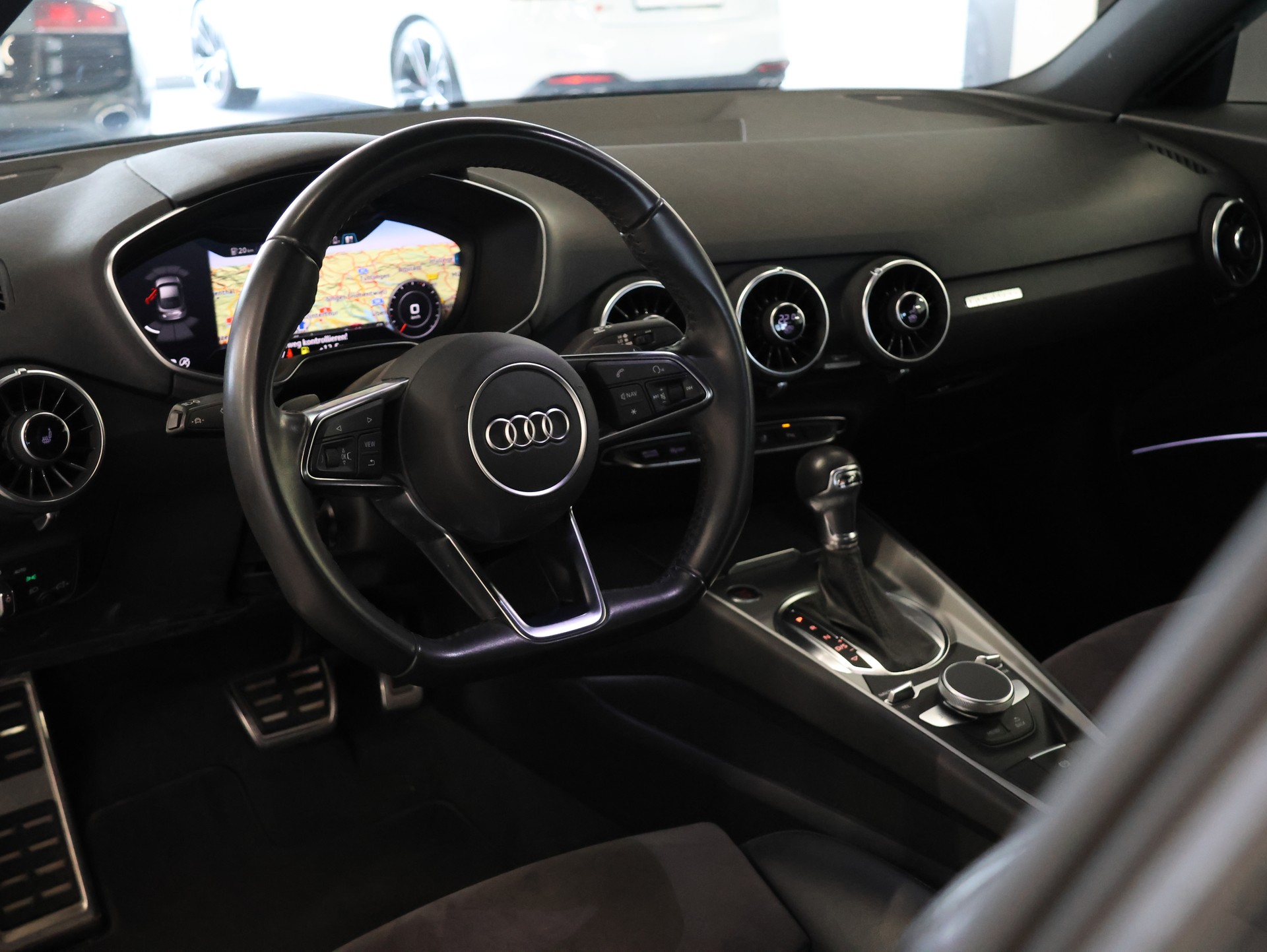 AUDI TT Coupé 2.0 TFSI quattro S-tronic *ALL BLACK*B&O*-image-16