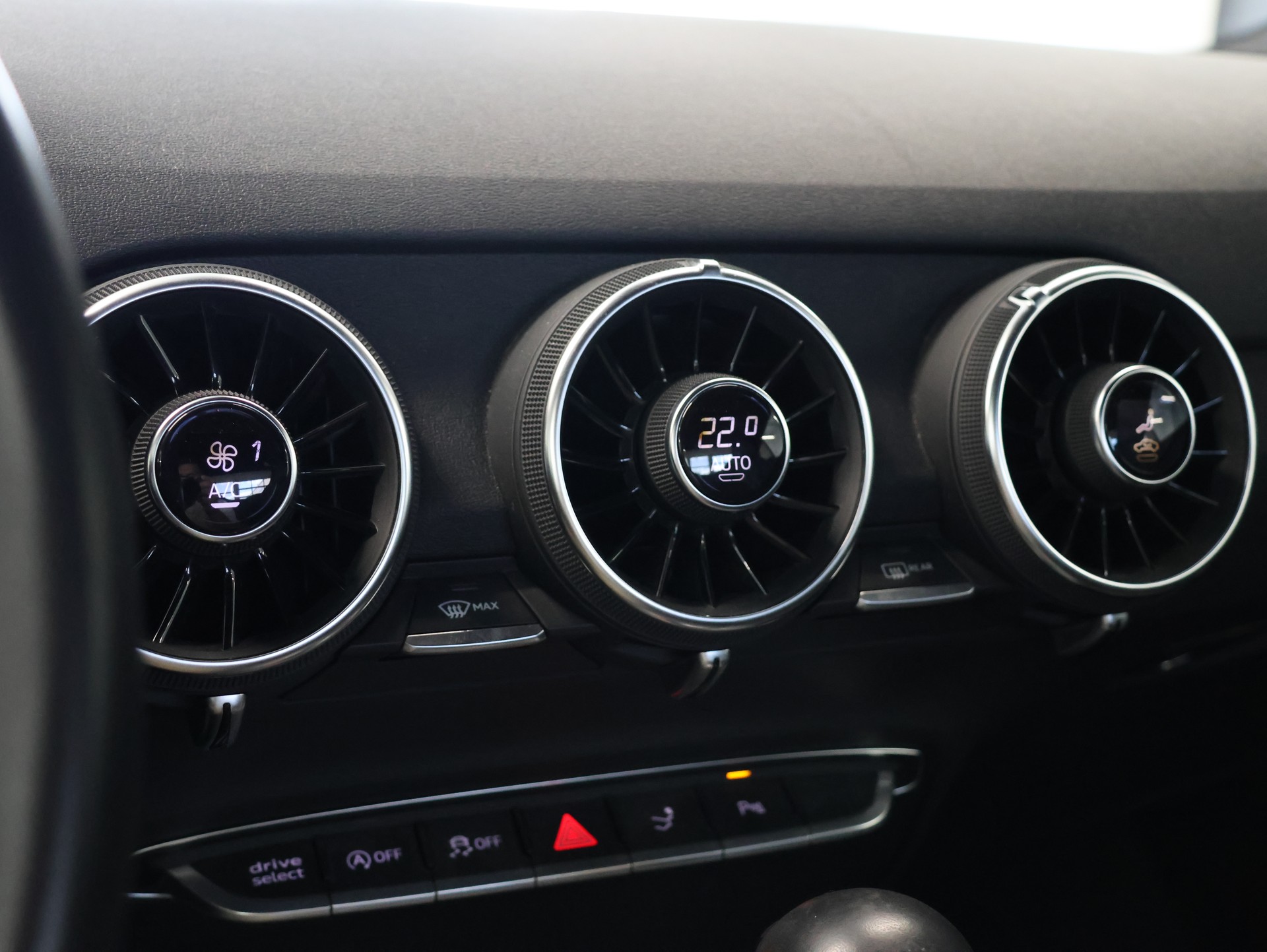 AUDI TT Coupé 2.0 TFSI quattro S-tronic *ALL BLACK*B&O*-image-22