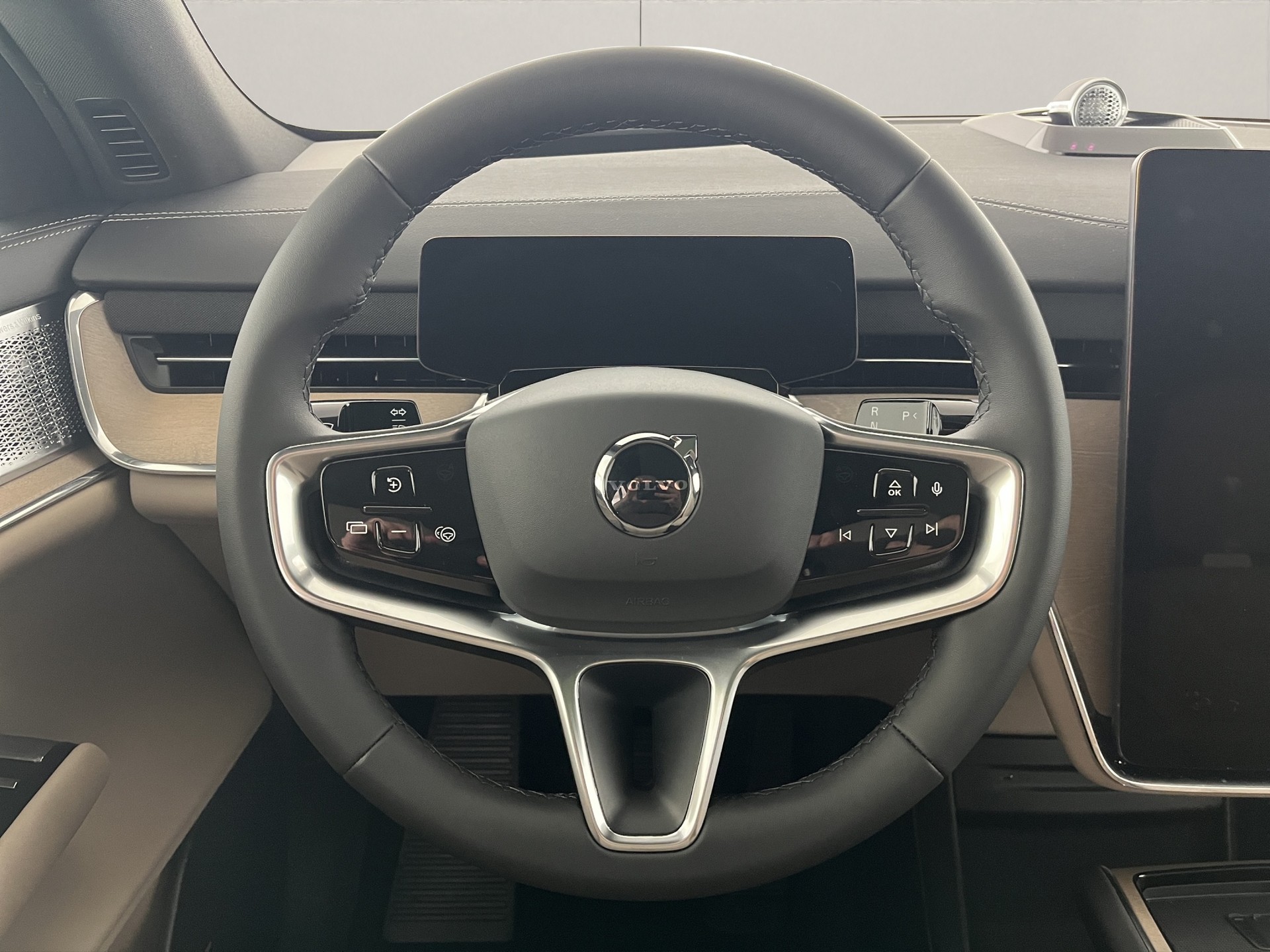VOLVO EX90 Twin Performance Ultra AWD-image-10