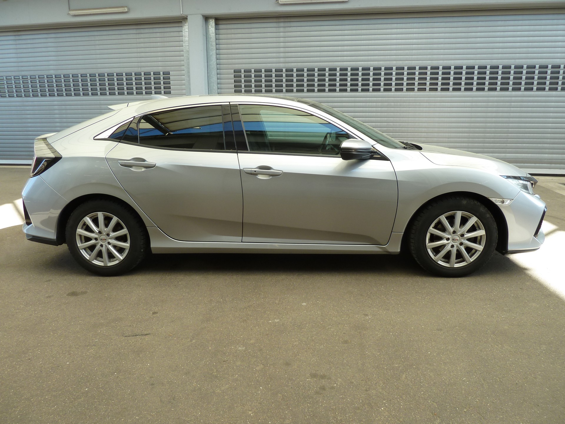 HONDA Civic 1.0 VTEC Elegance CVT-image-6