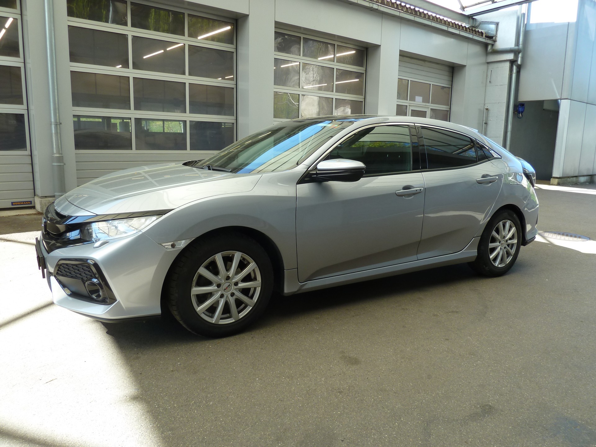HONDA Civic 1.0 VTEC Elegance CVT-showroom-element-1