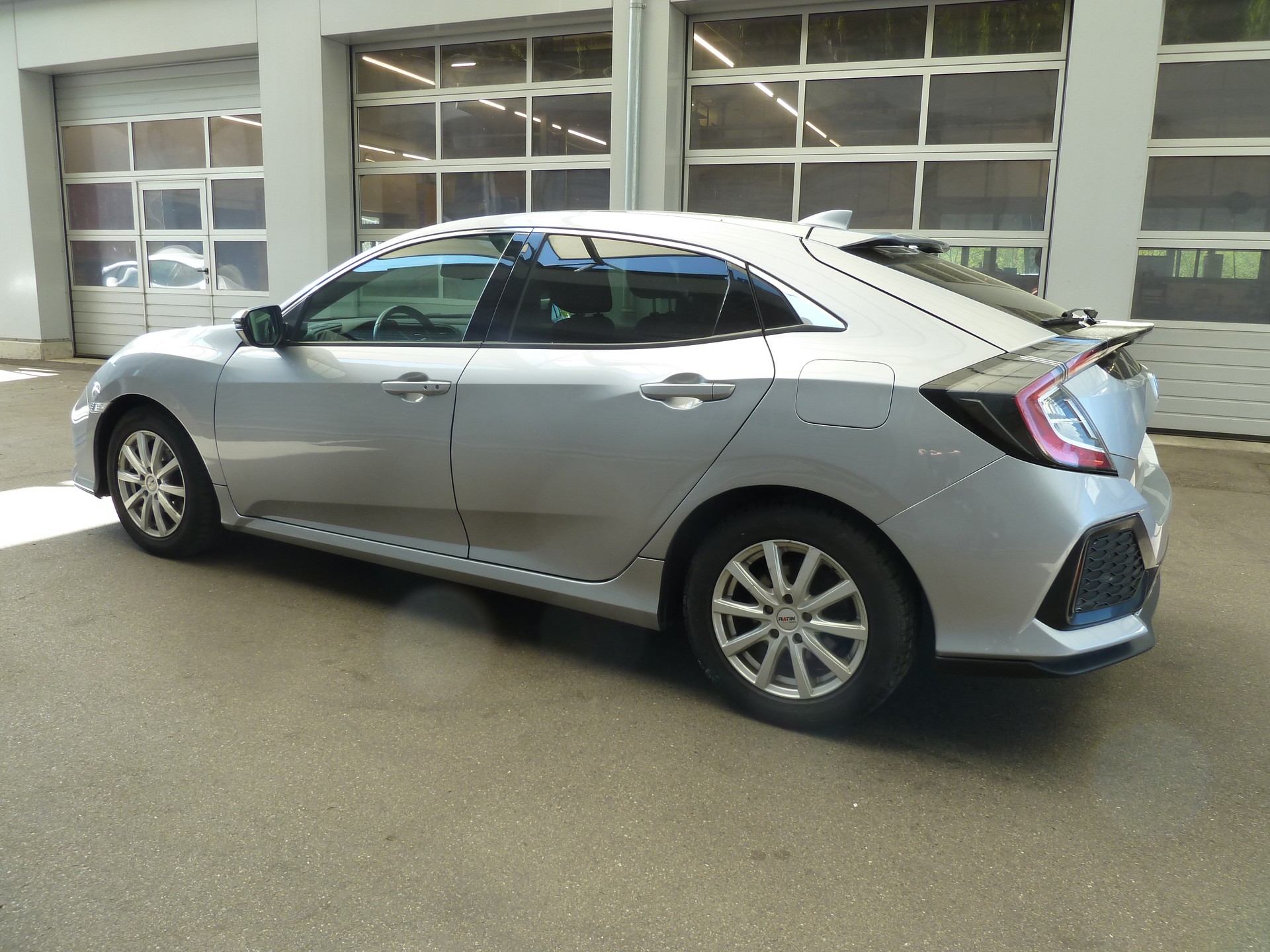 HONDA Civic 1.0 VTEC Elegance CVT-showroom-element-2