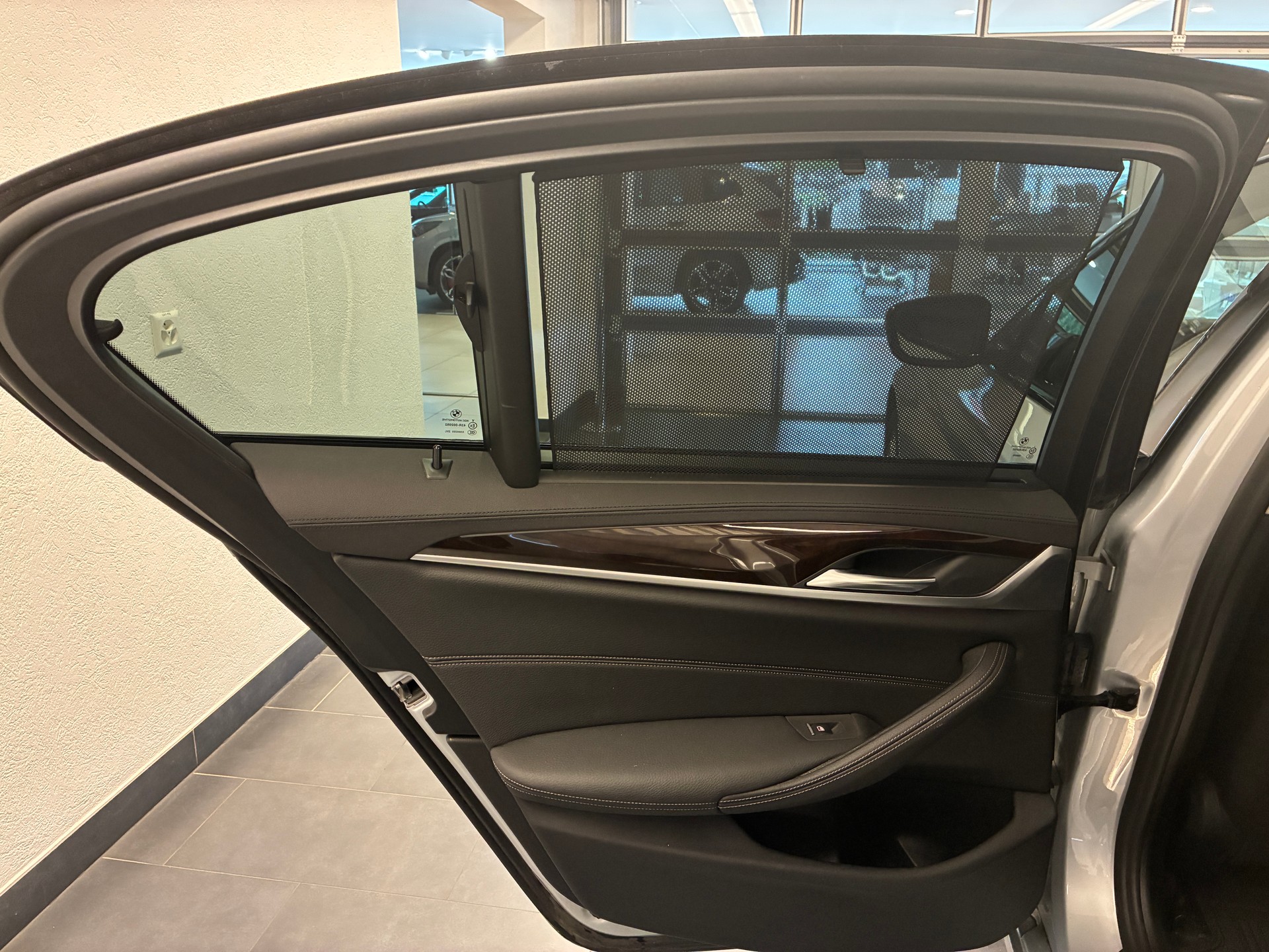 BMW 540i xDrive SAG-image-18