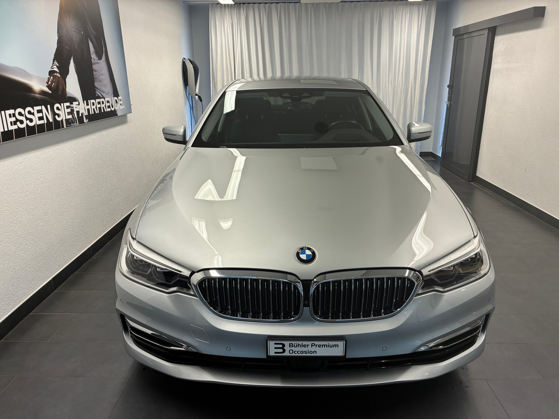 BMW 540i xDrive SAG-showroom-element-1