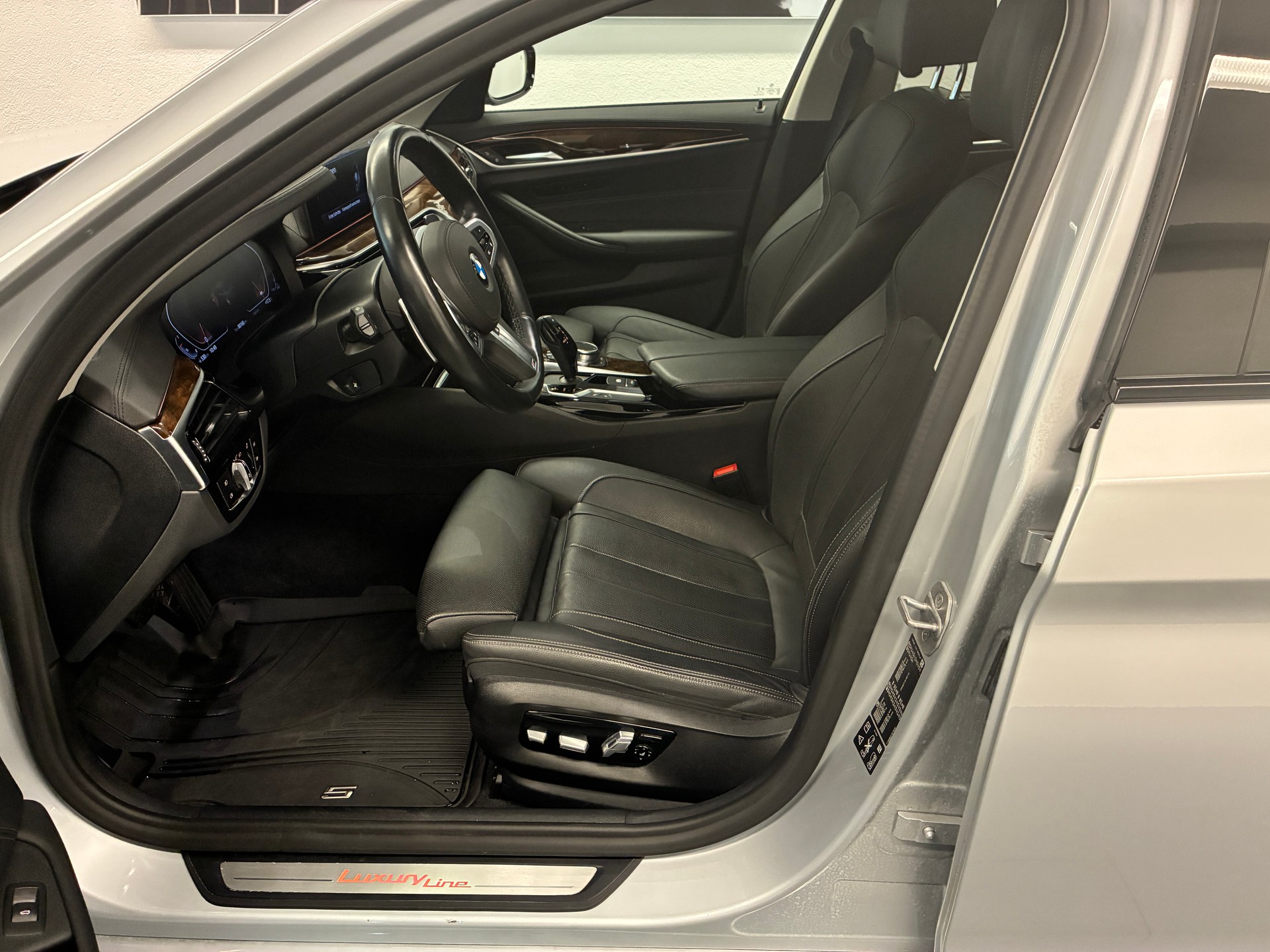 BMW 540i xDrive SAG-image-8