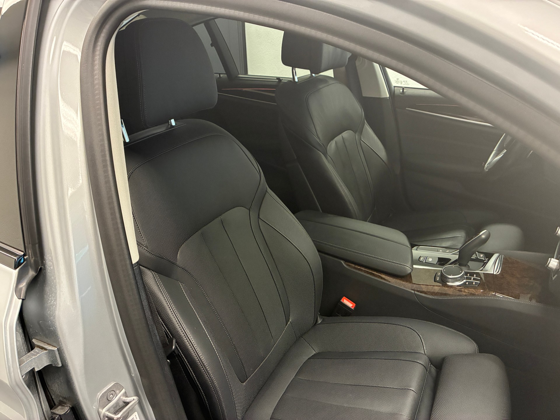 BMW 540i xDrive SAG-image-11