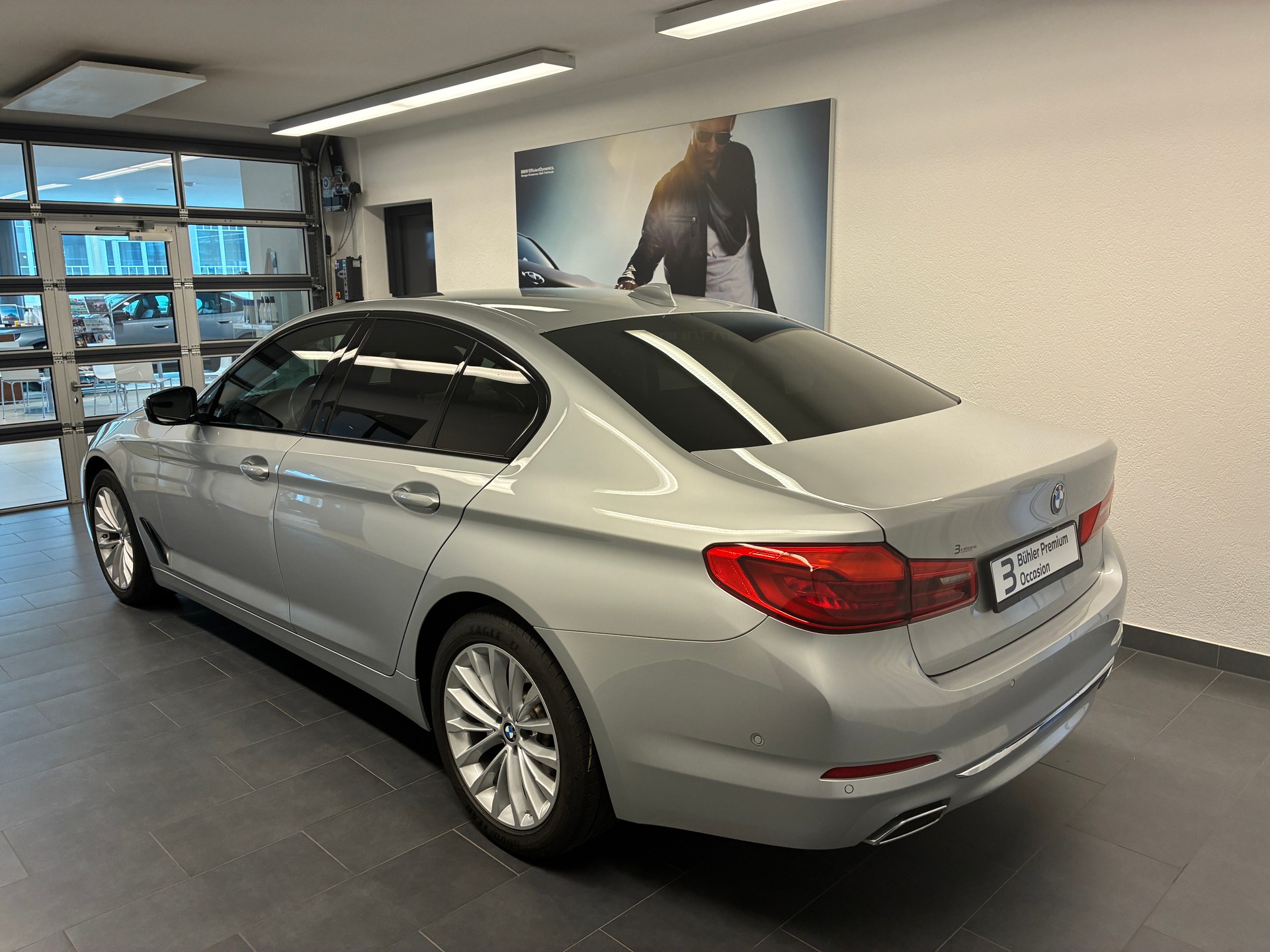 BMW 540i xDrive SAG-showroom-element-3