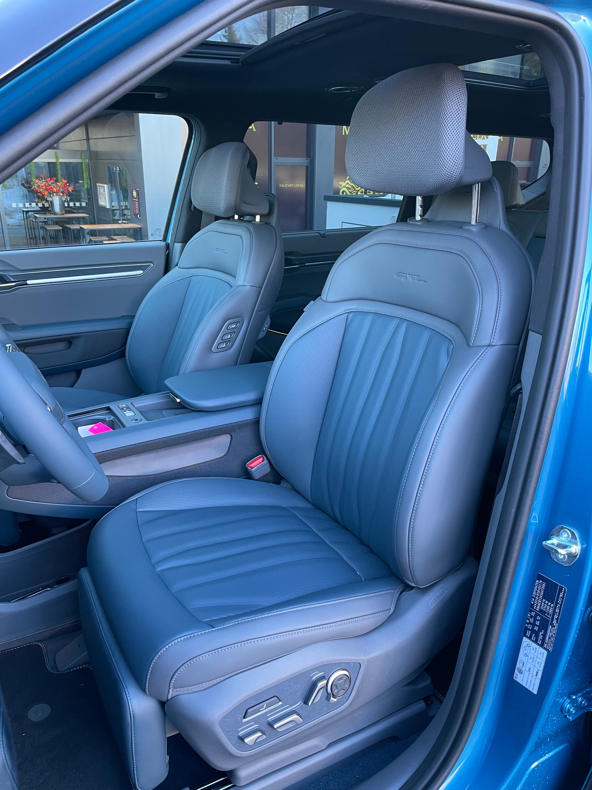 KIA EV9 99,8 kWh GT-Line 4x4 mit Panoramadach, 7-Sitzer, Digitale Spiegel-image-19