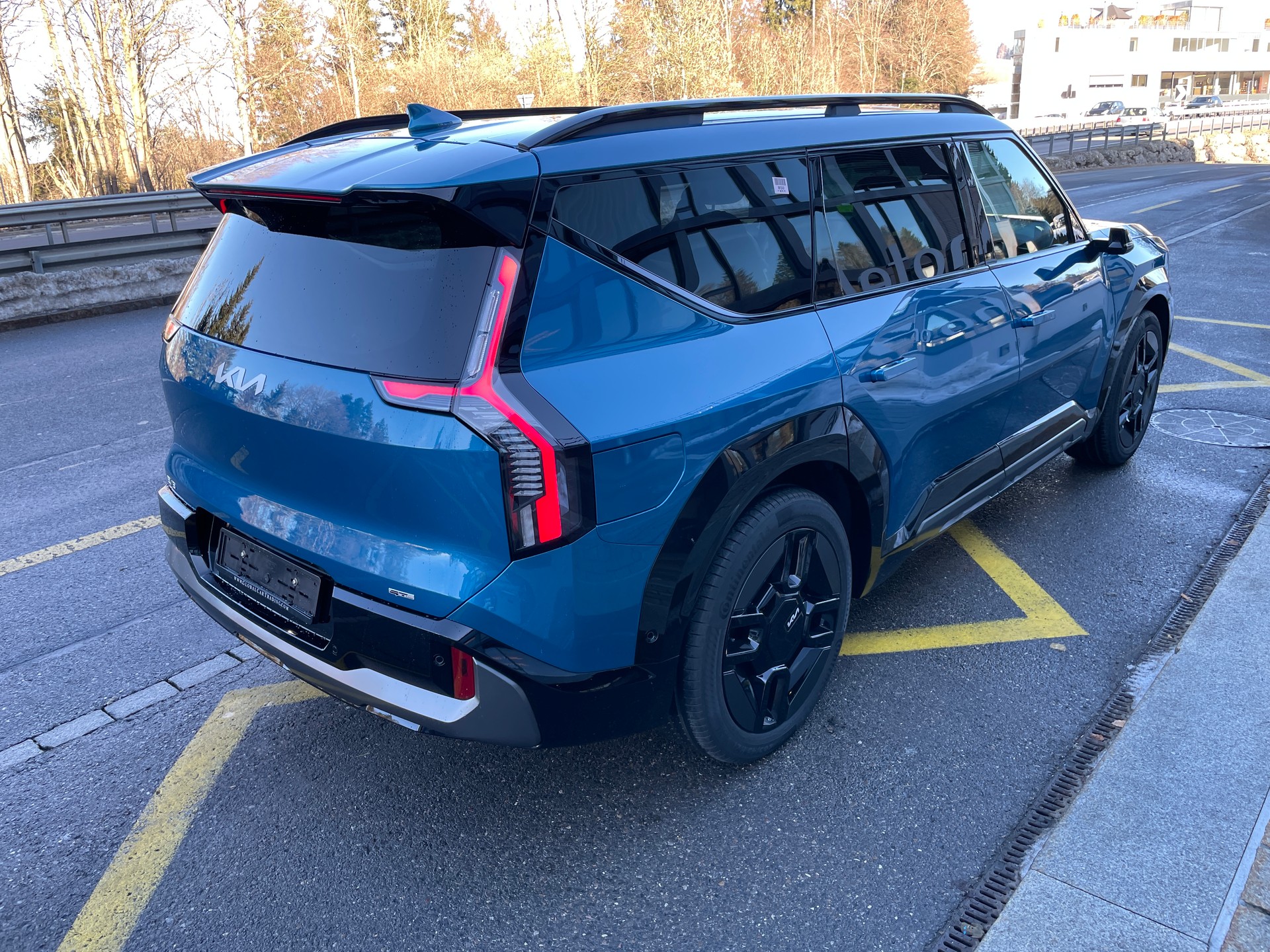 KIA EV9 99,8 kWh GT-Line 4x4 mit Panoramadach, 7-Sitzer, Digitale Spiegel-image-6
