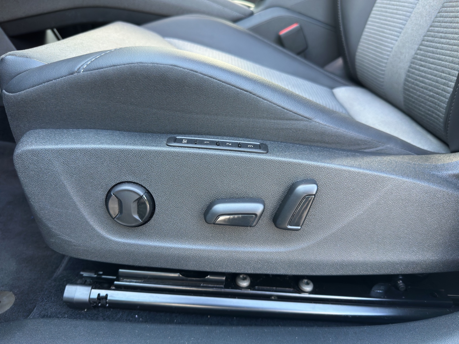 SKODA Enyaq iV 80x-image-14